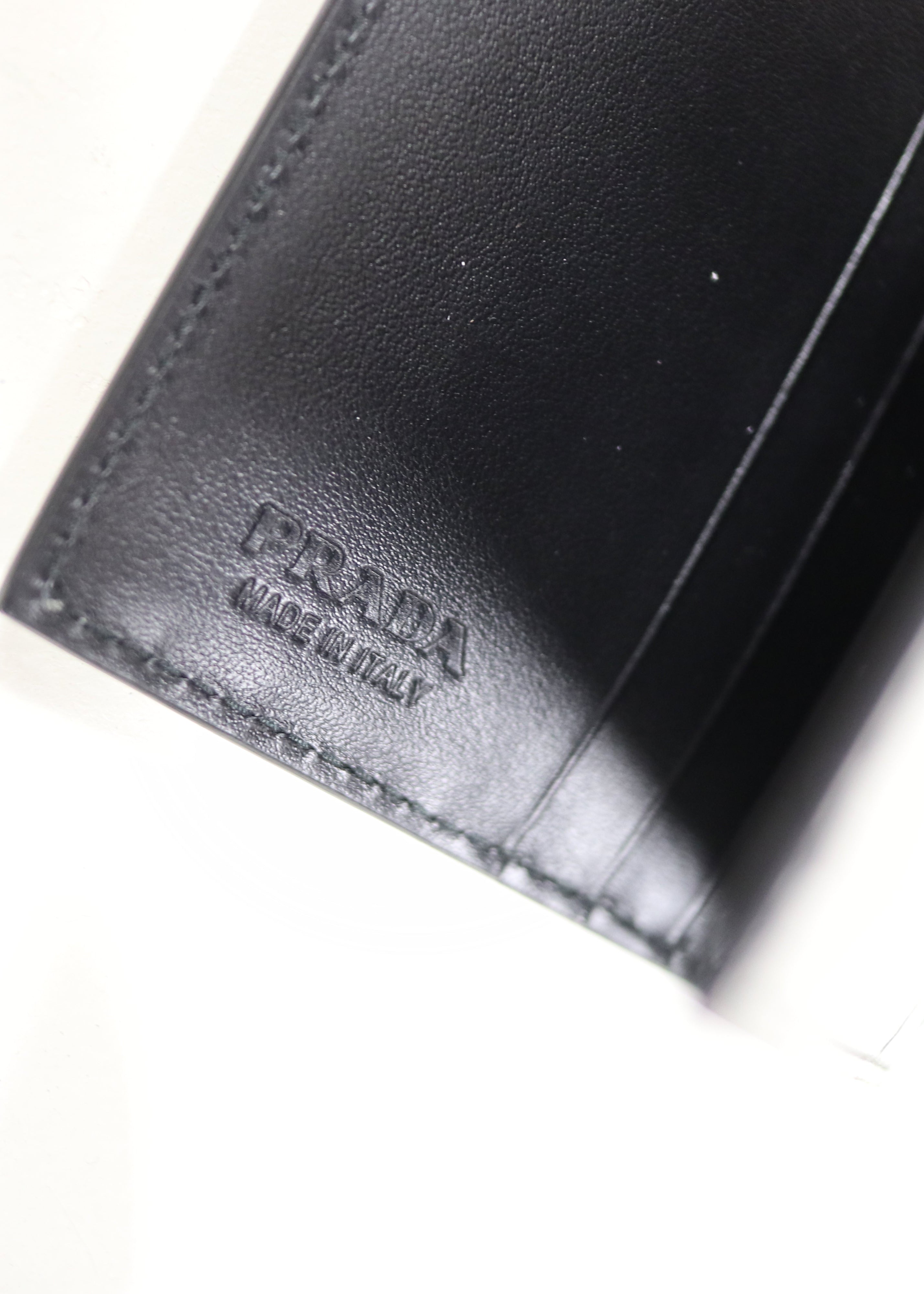 Prada Bifold Wallet Second Hand – Dear Berlin