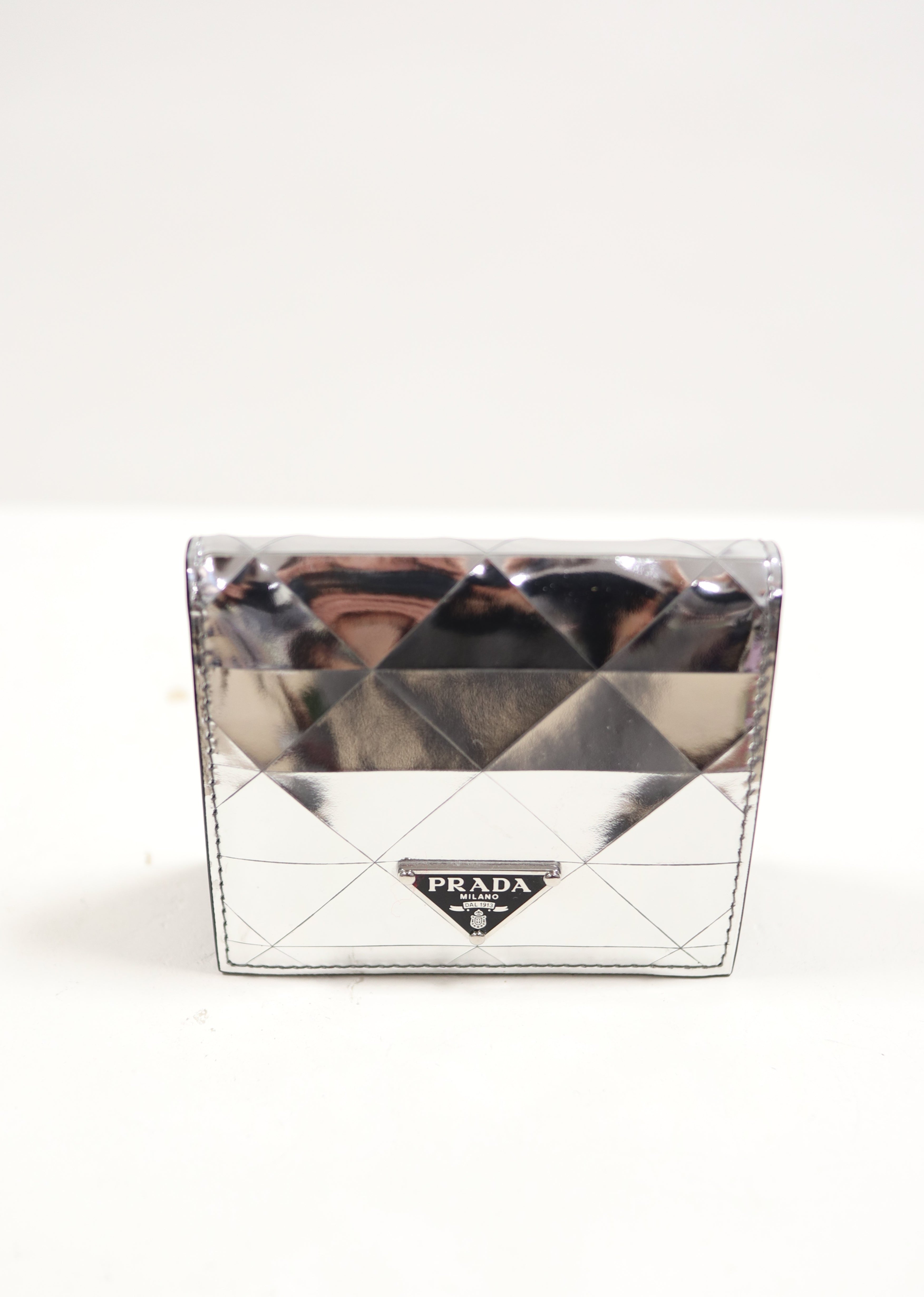 Prada Bifold Wallet Second Hand – Dear Berlin