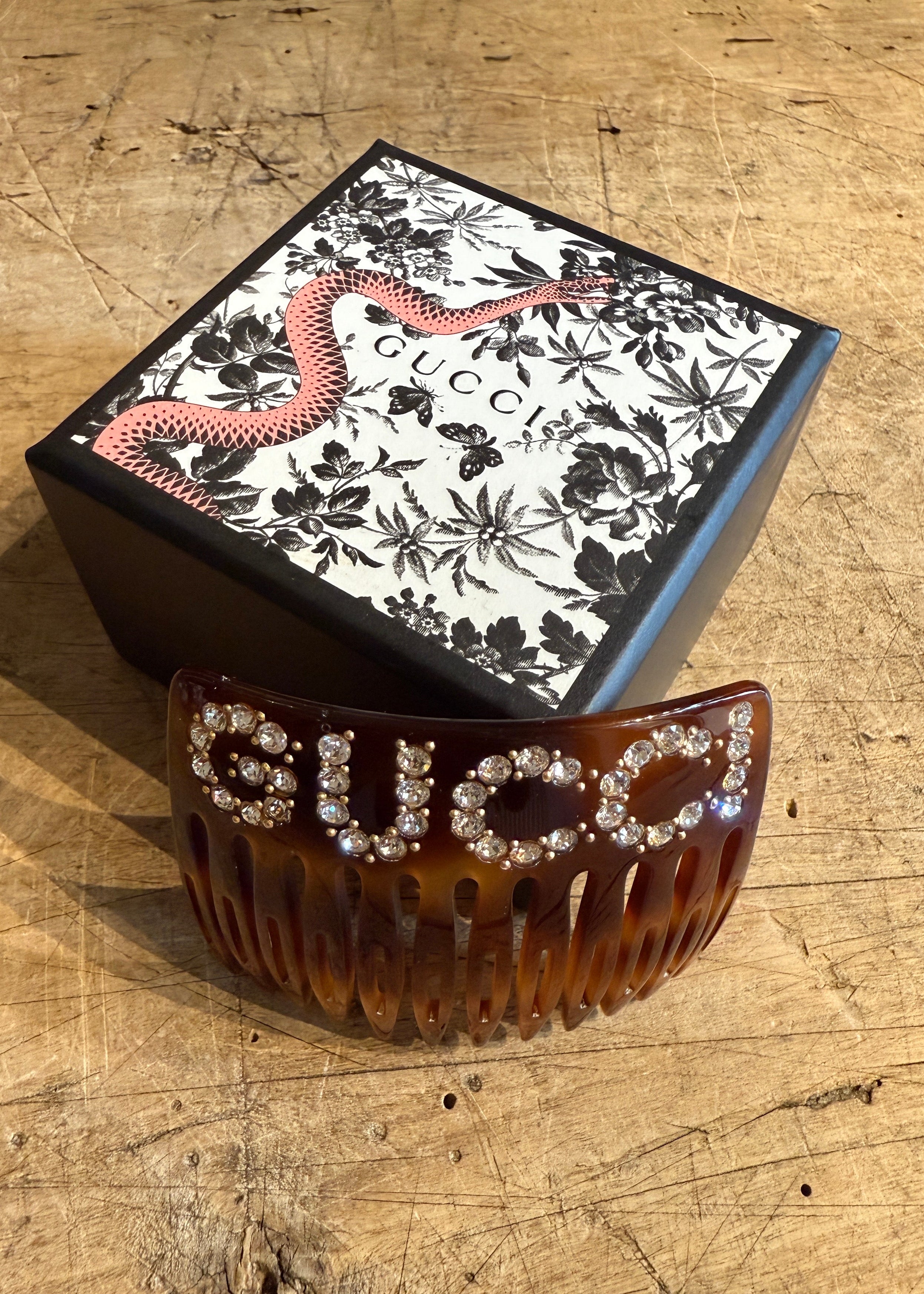 Gucci Hair Comb mit Swarovski-Steinen Second Hand – Dear Berlin