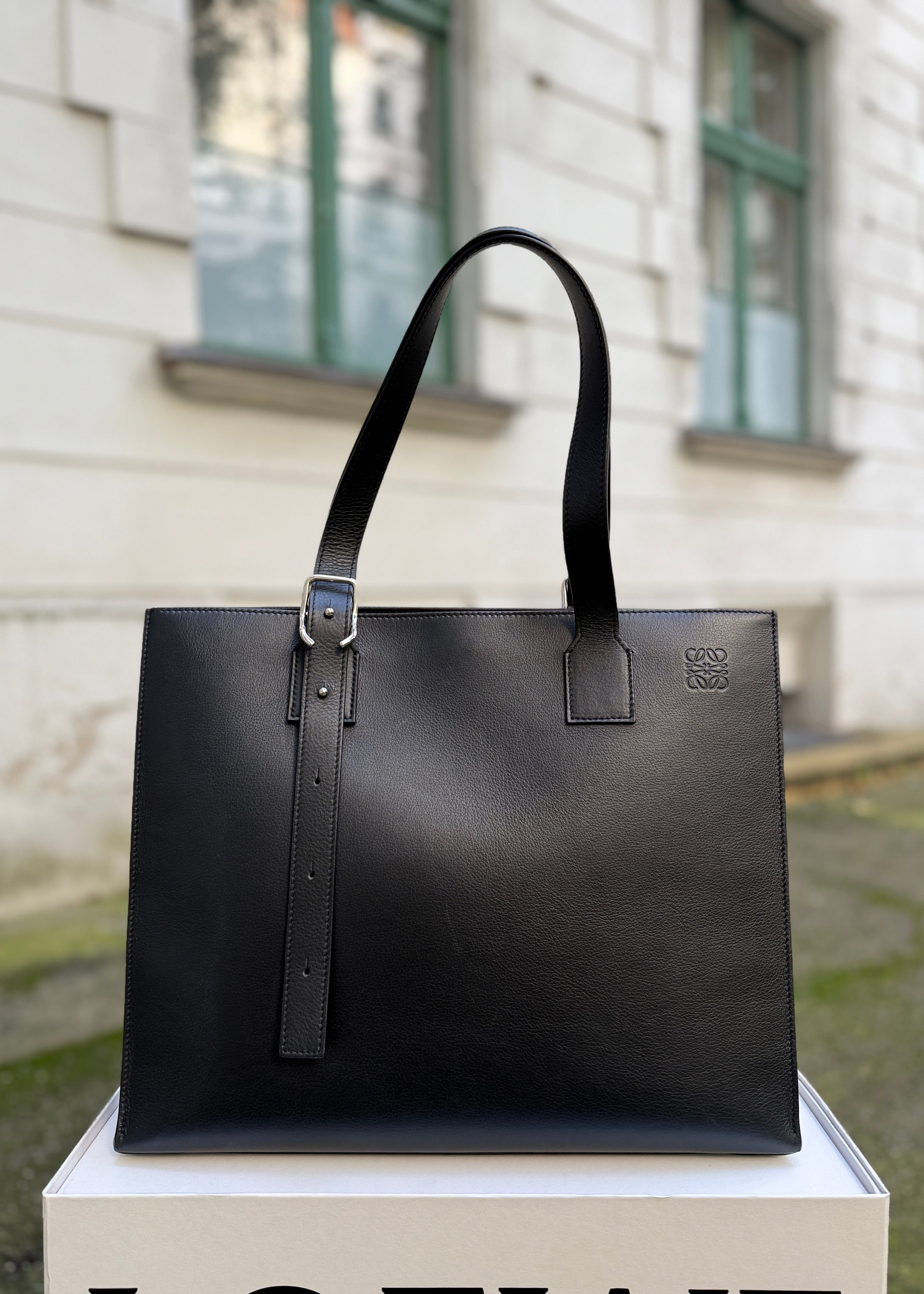 Horizont Buckle Tote