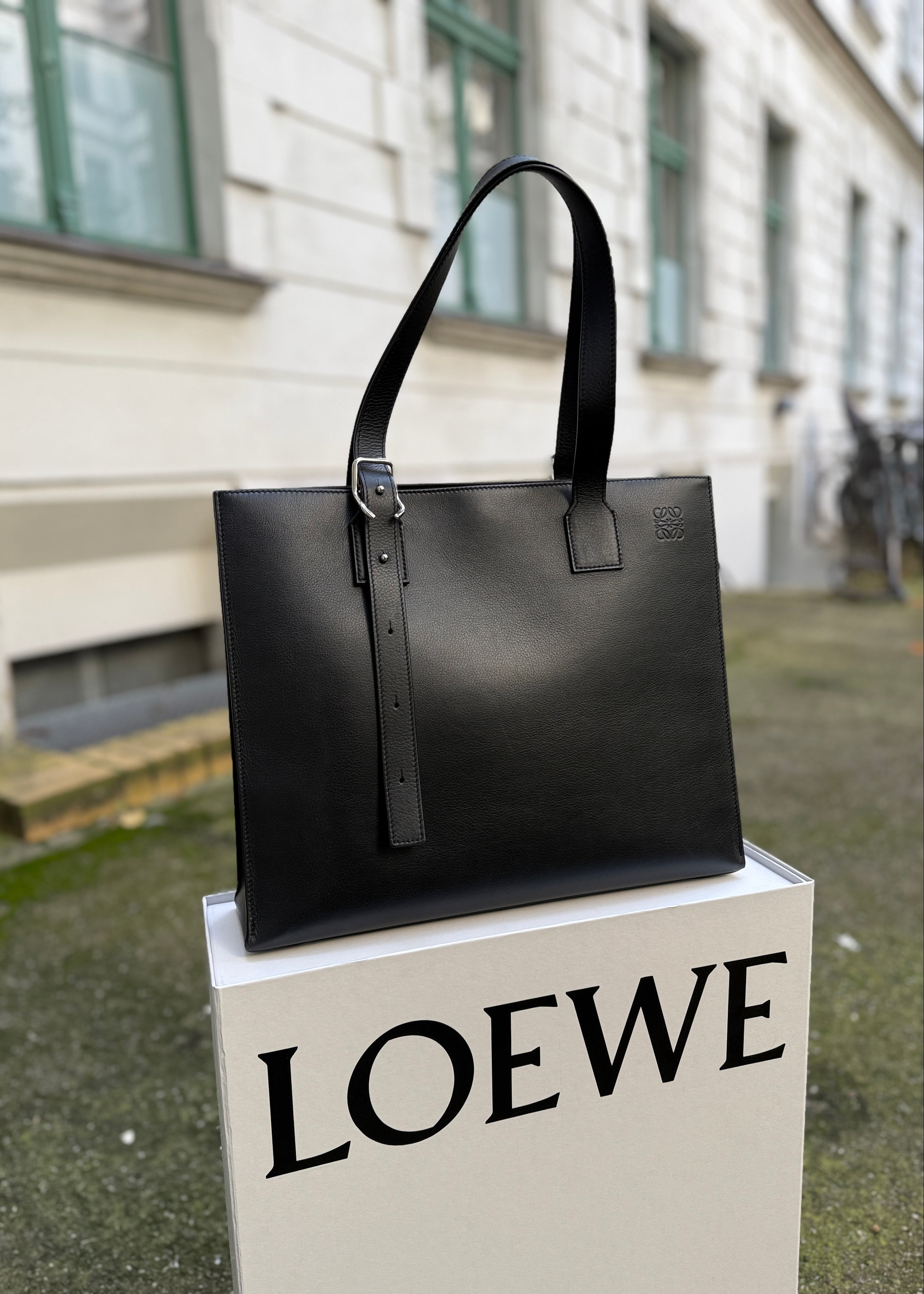 Horizont Buckle Tote
