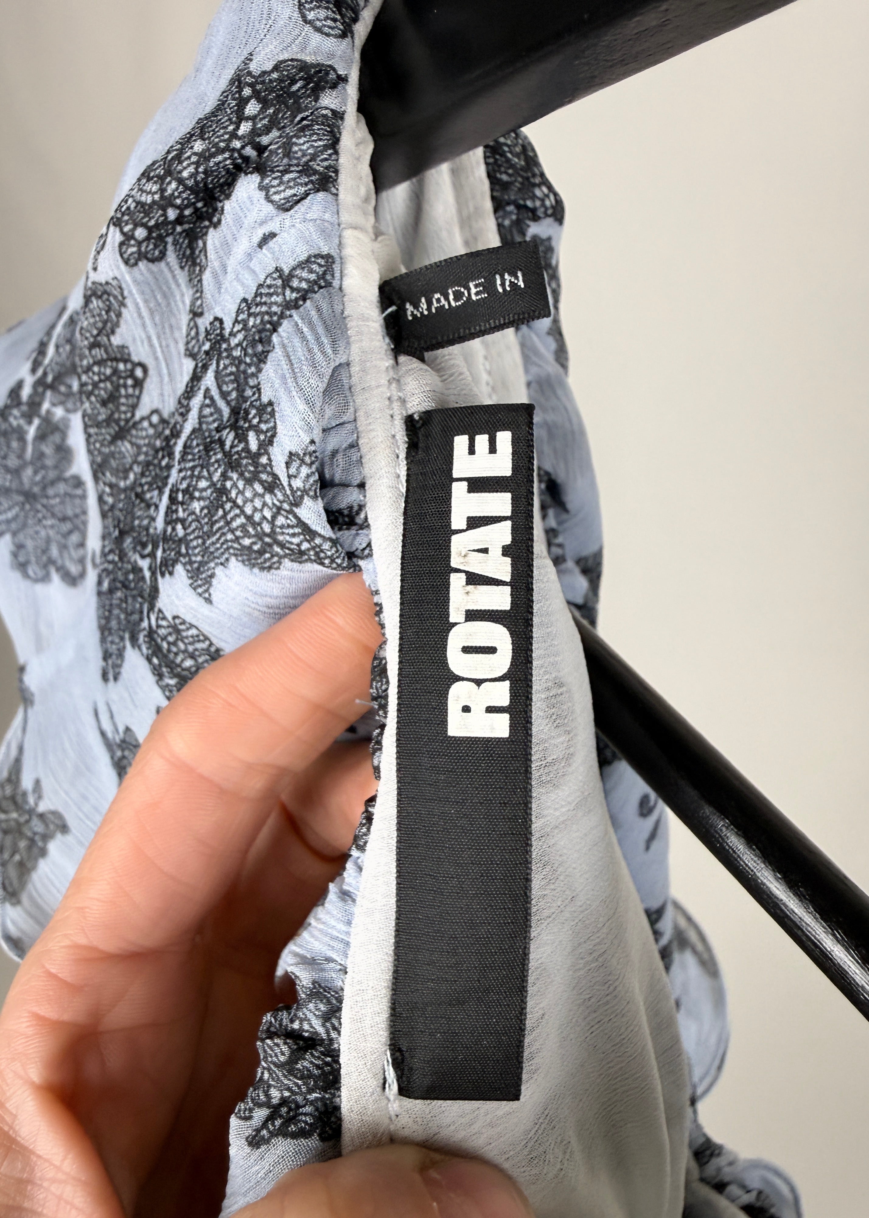 Rotate Midikleid mit Blumenprint und Spitze Second Hand – Dear Berlin