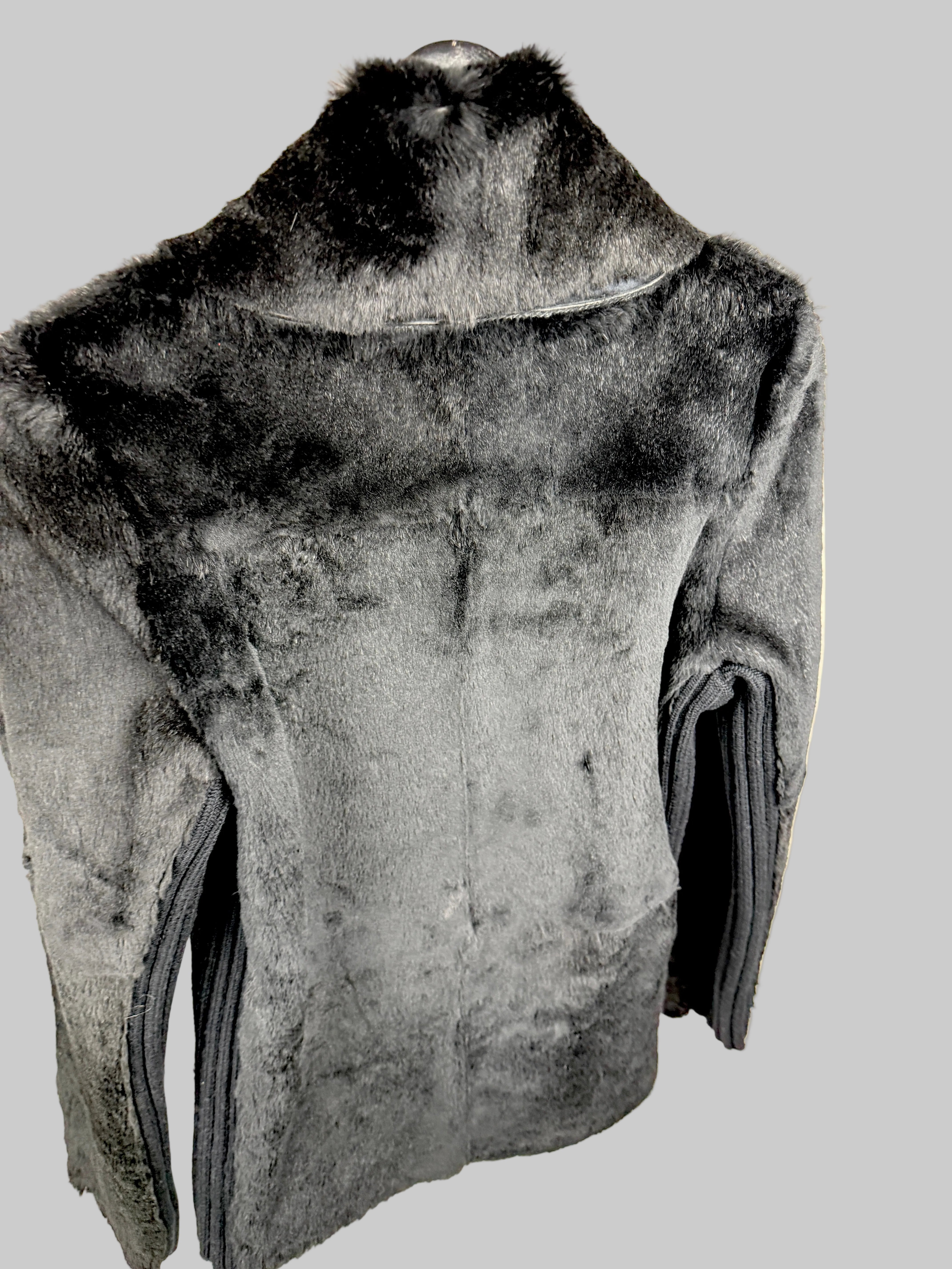 Veronique Branquinho Fur Top mit Strickeinsätzen Second Hand – Dear Berlin