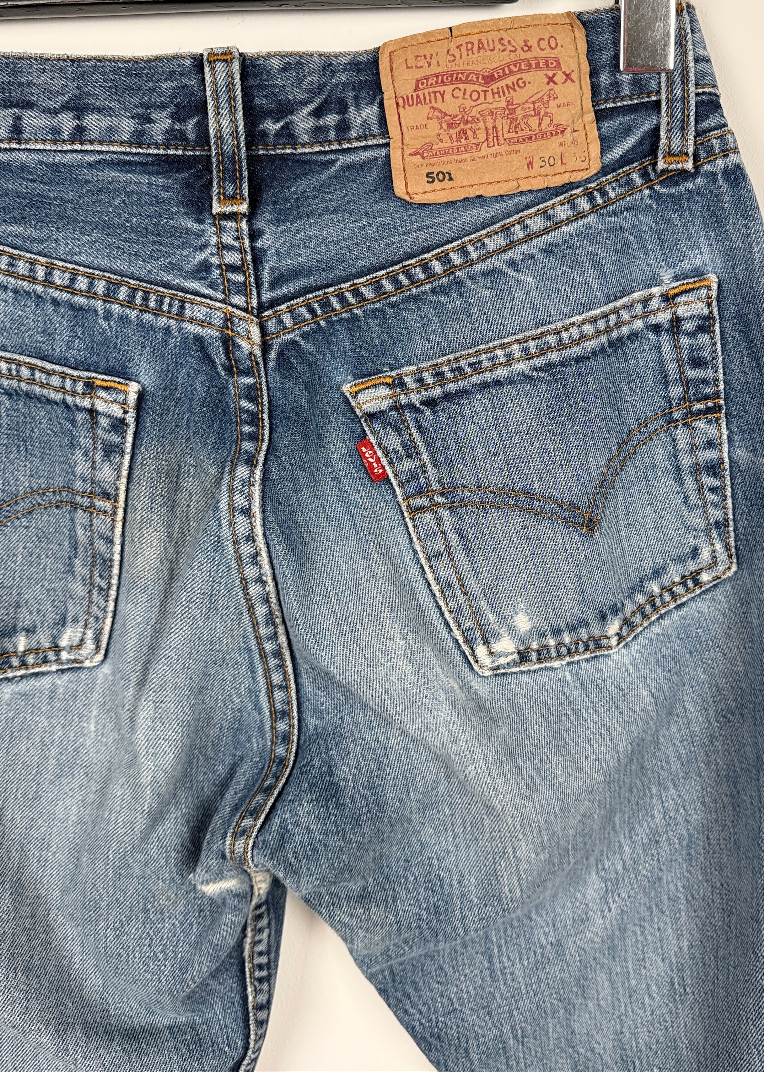 Levis 501 Jeans ripped Second Hand – Dear Berlin