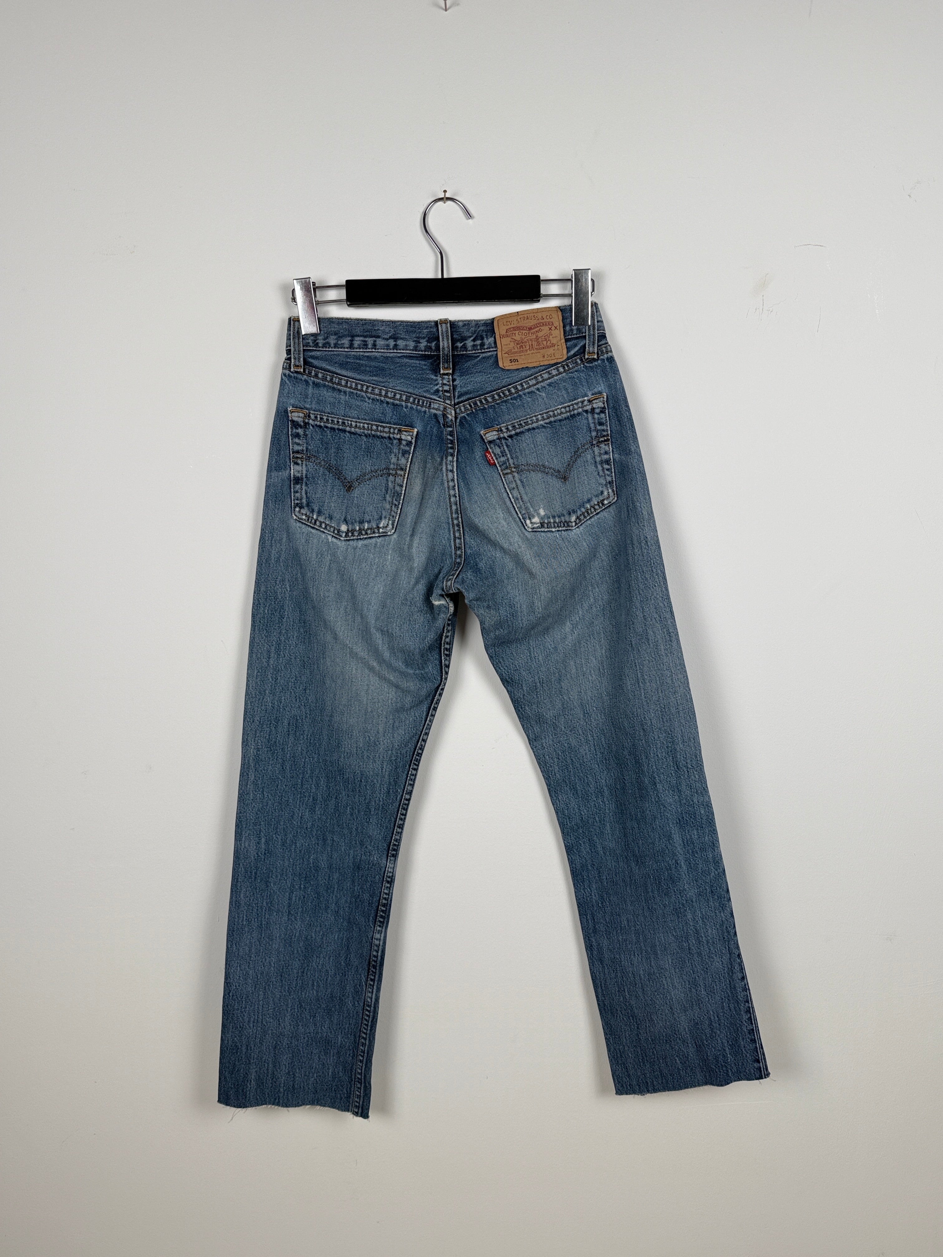 Levis 501 Jeans ripped Second Hand – Dear Berlin