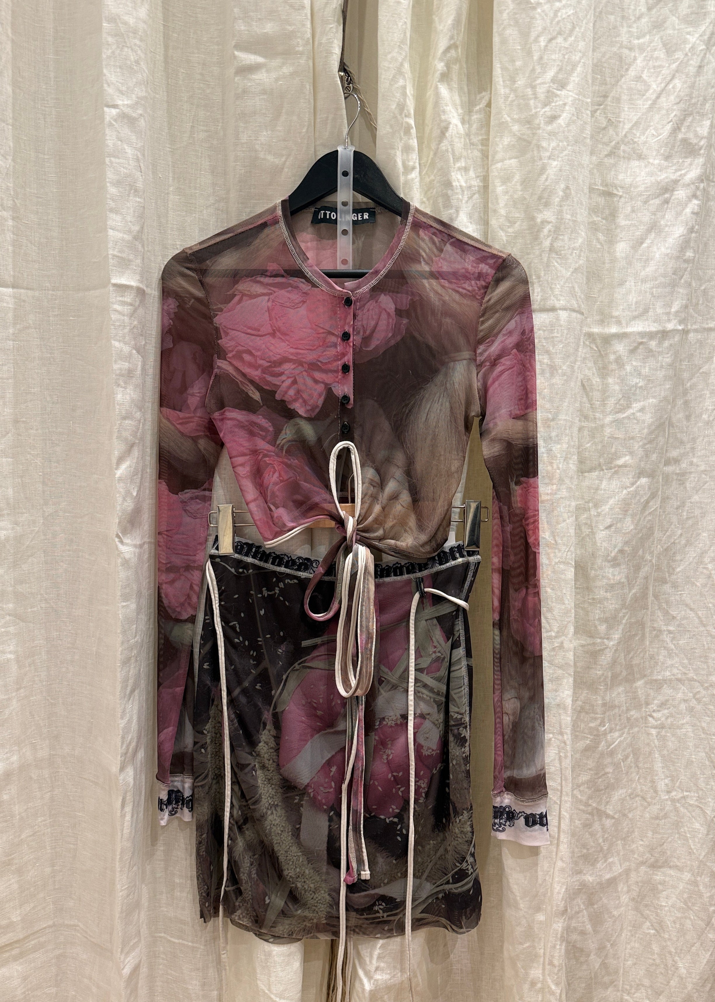 Ottolinger Langärmeliges Mesh-Top mit Print & Knöpfen Second Hand – Dear Berlin