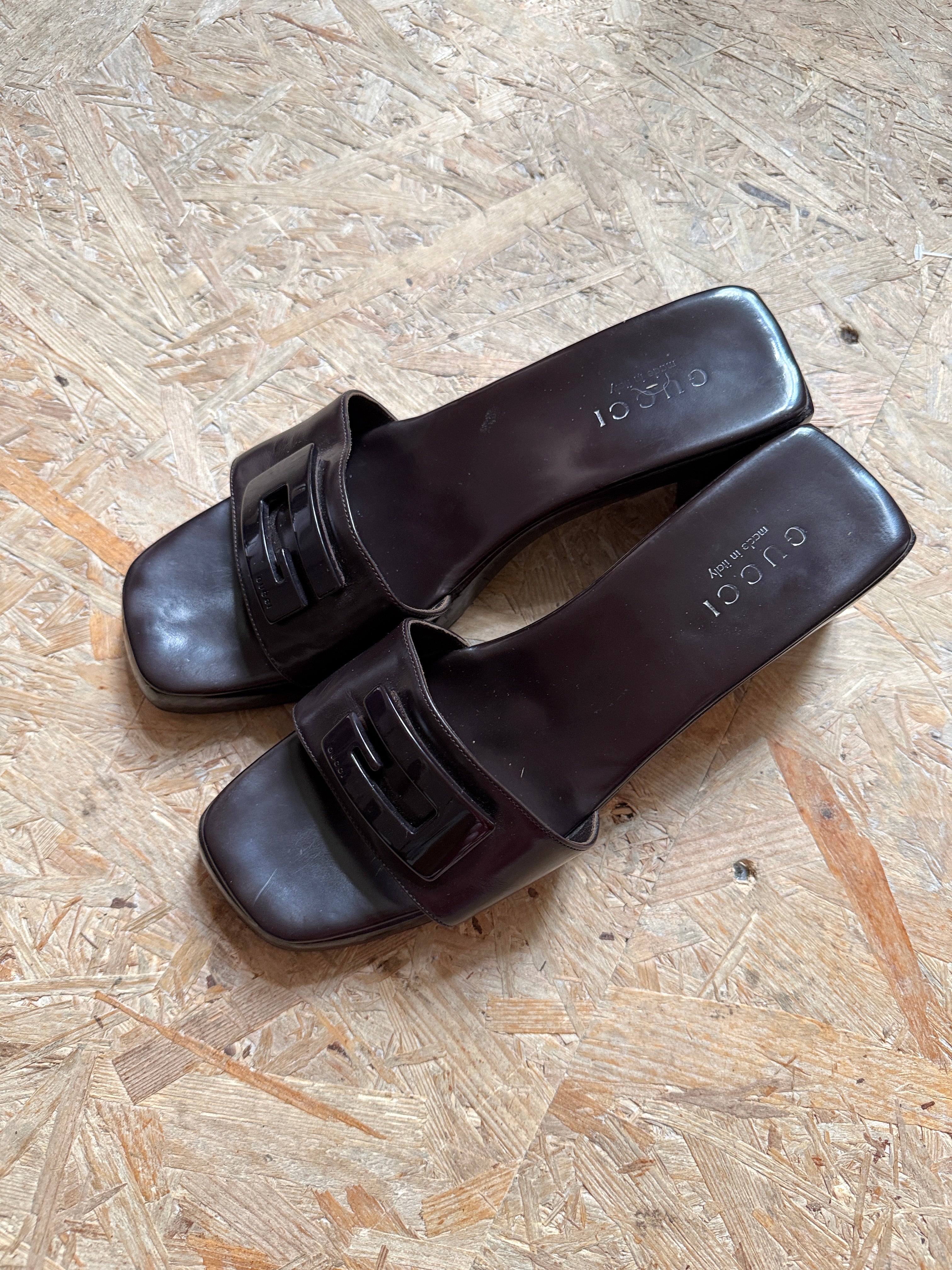 Sleek & Minimalistic Mules-Gucci-Dear Berlin