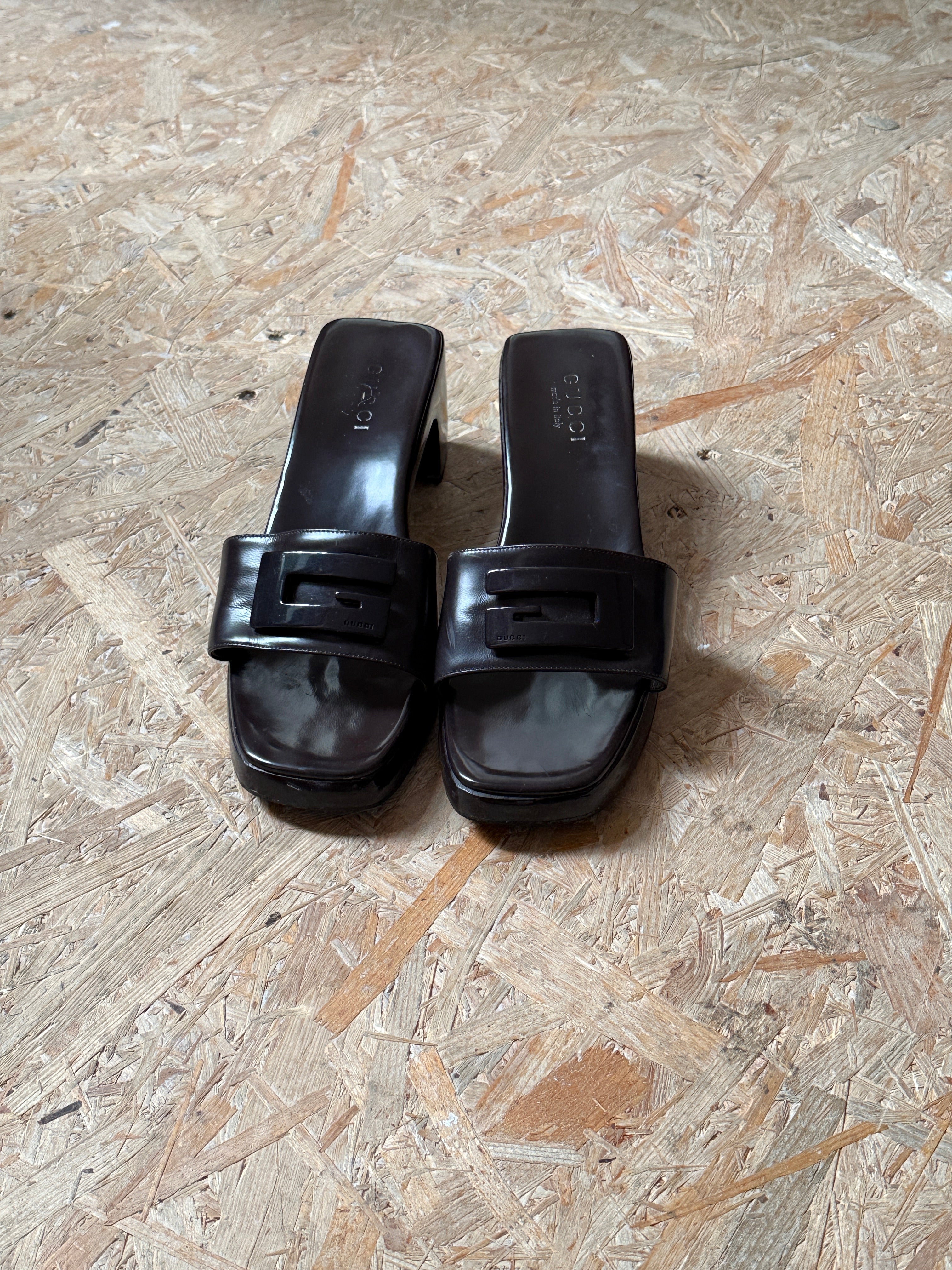 Sleek & Minimalistic Mules-Gucci-Dear Berlin