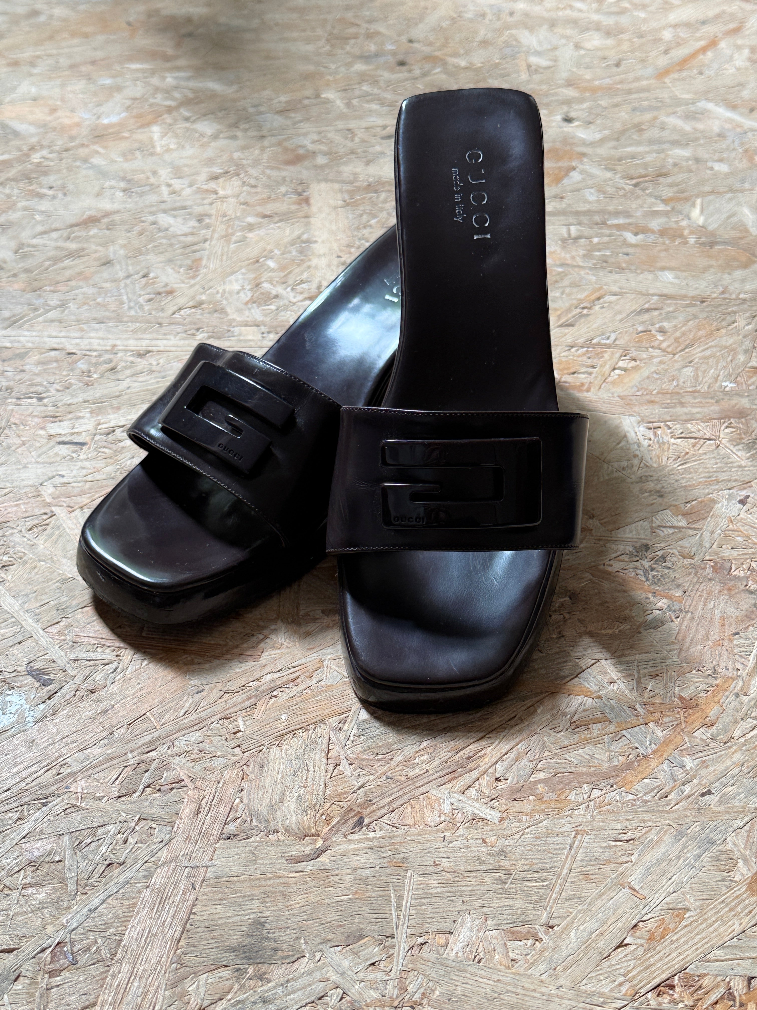 Sleek & Minimalistic Mules-Gucci-Dear Berlin