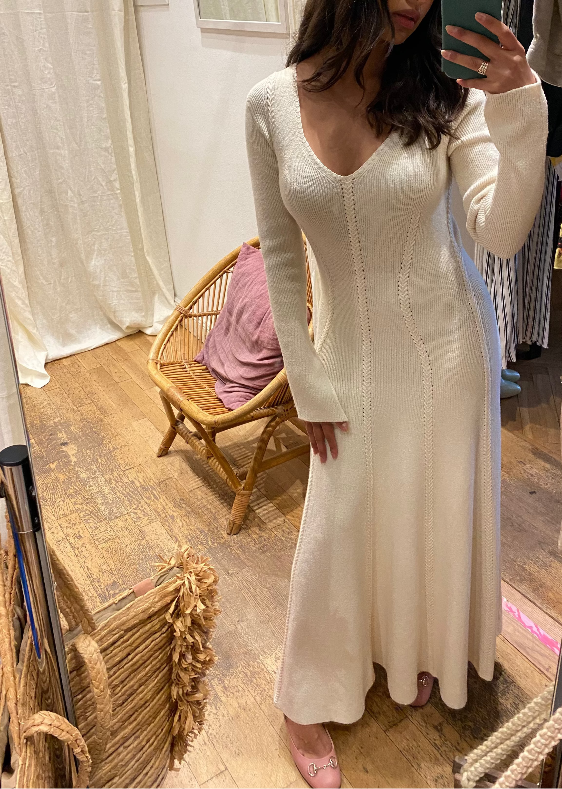 Langärmliges Maxikleid aus Strick.