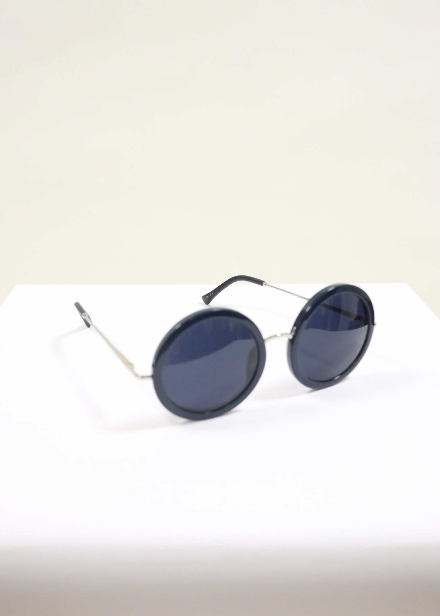 LINDA FARROW x THE ROW Sunglasses