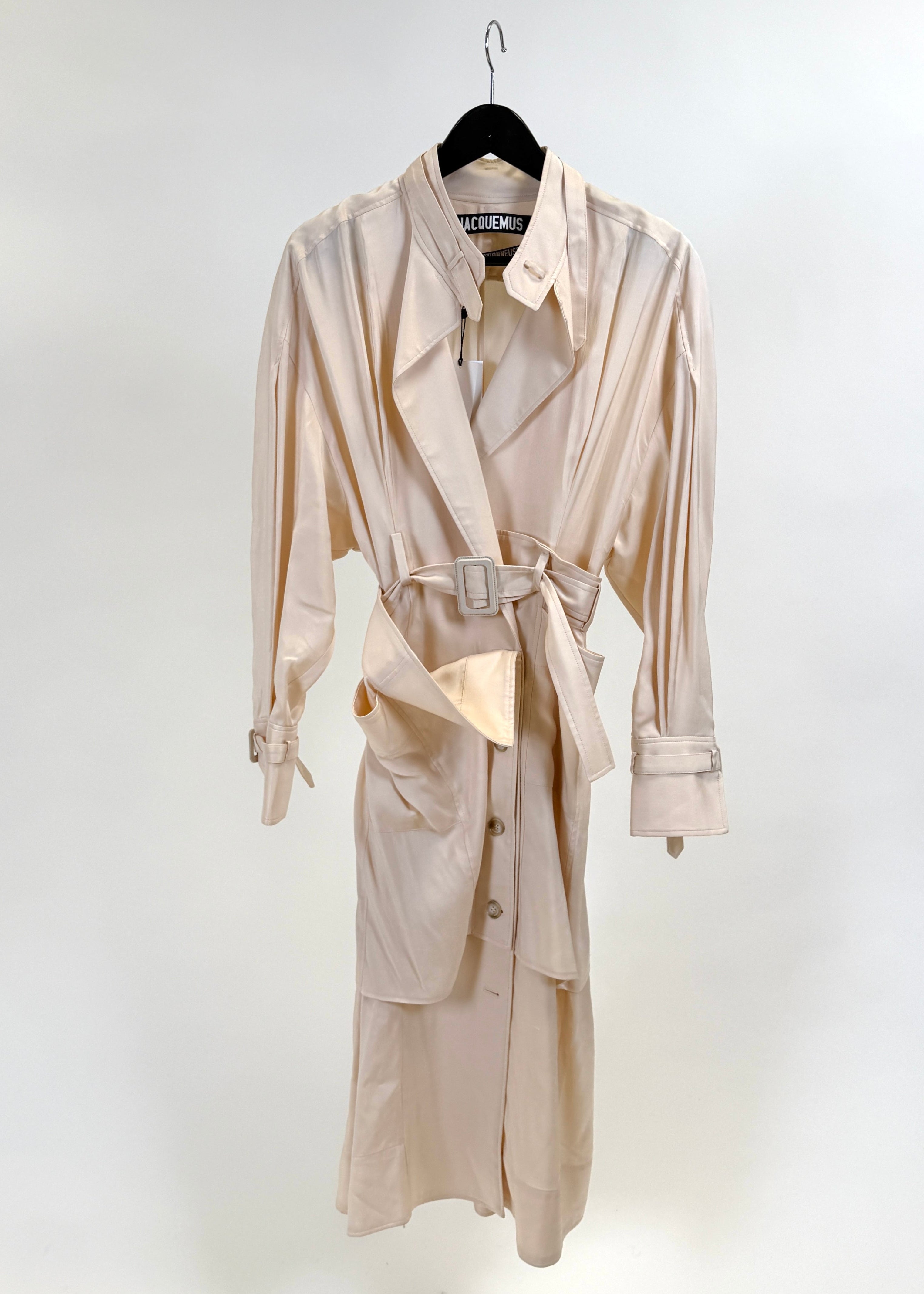 Jacquemus Trenchcoatkleid - Gr.36 Second Hand – Dear Berlin