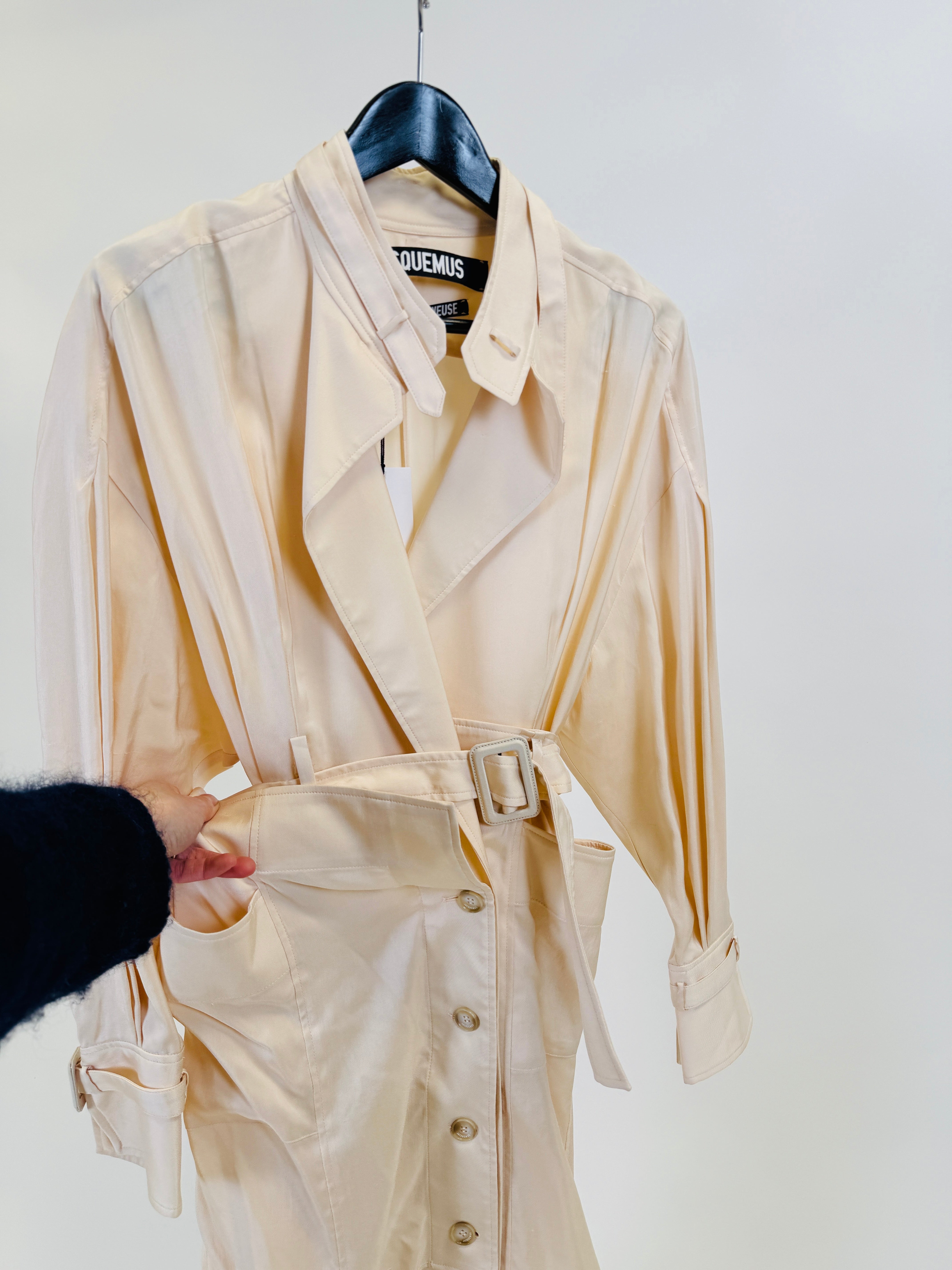 Jacquemus Trenchcoatkleid - Gr.36 Second Hand – Dear Berlin