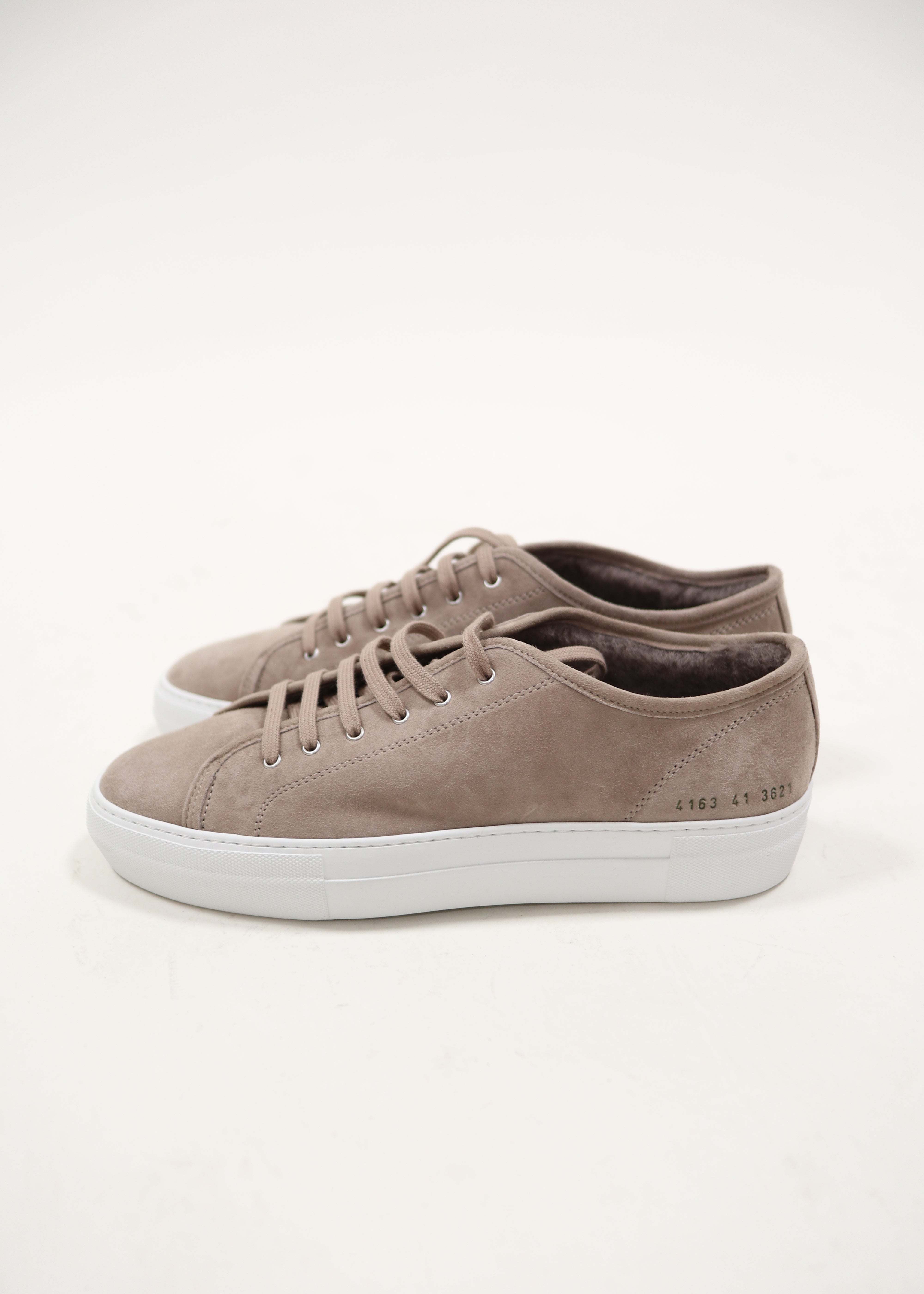 WOMAN BY COMMON PROJECTS Sneaker