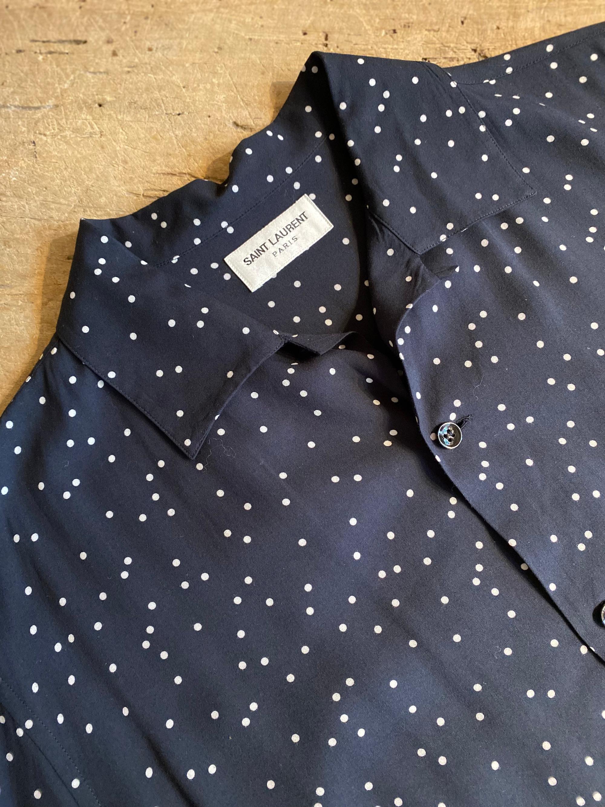 Saint Laurent Schwarzes Hemd mit Polka Dots Second Hand – Dear Berlin