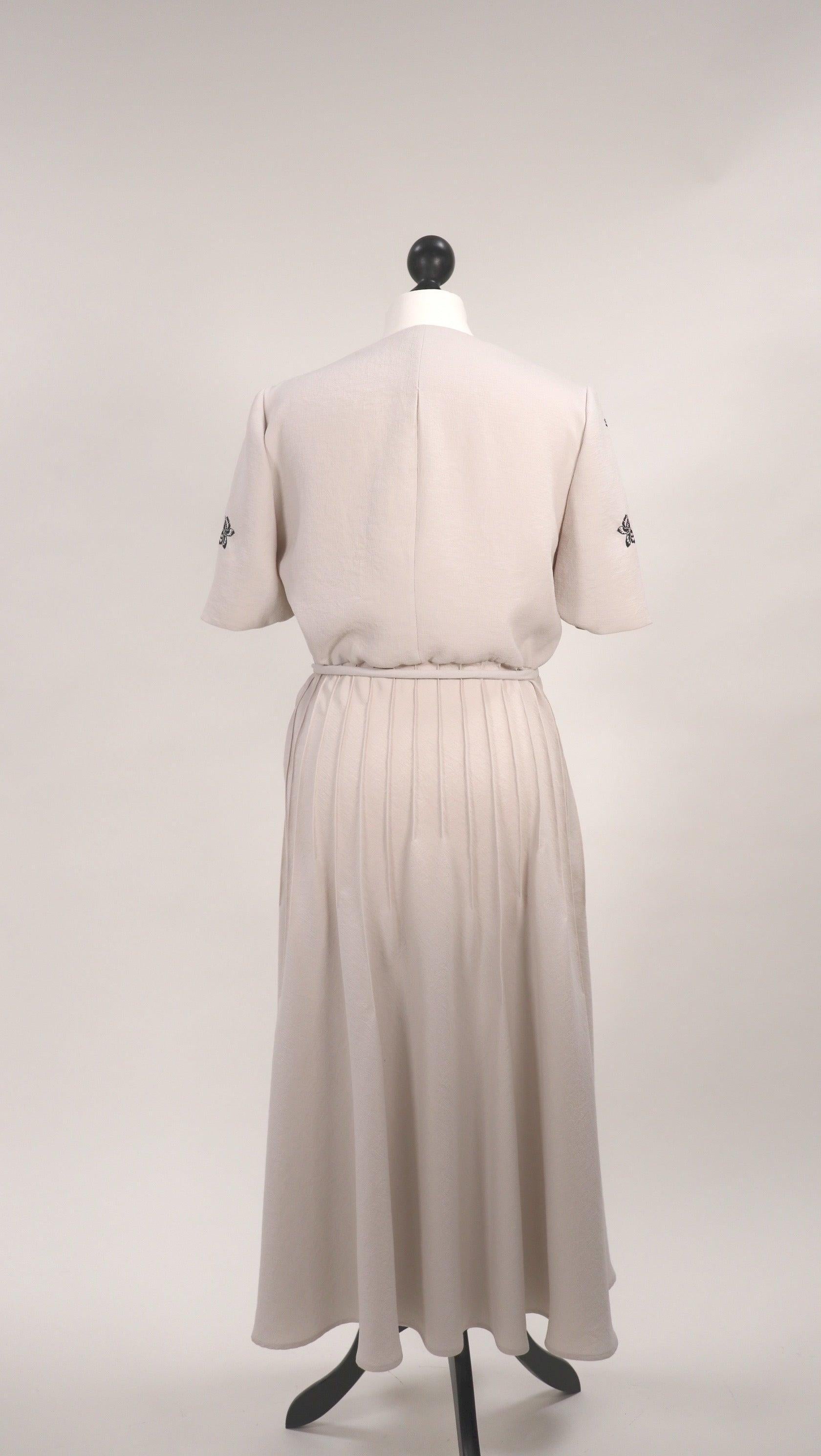 Bottega Veneta tailliertes V- Neck Dress, dt 38 Second Hand – Dear Berlin
