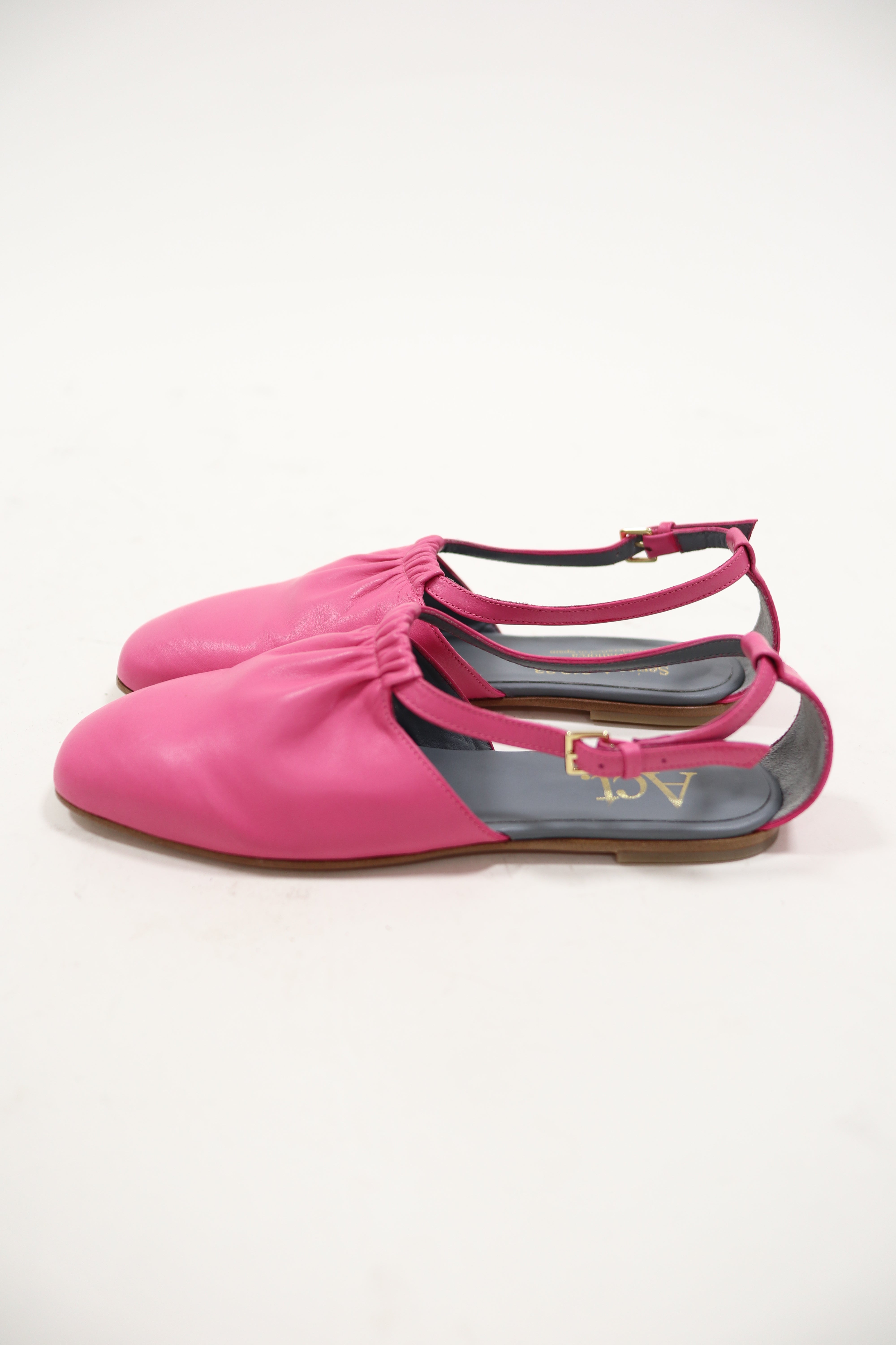 ACT. Sandals