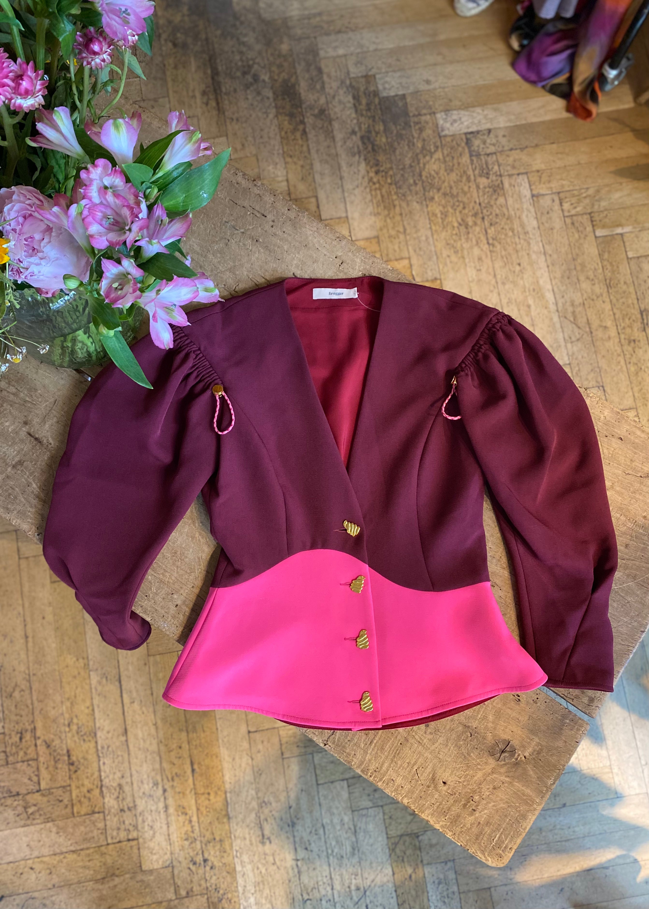 BROGGER Blazer Top