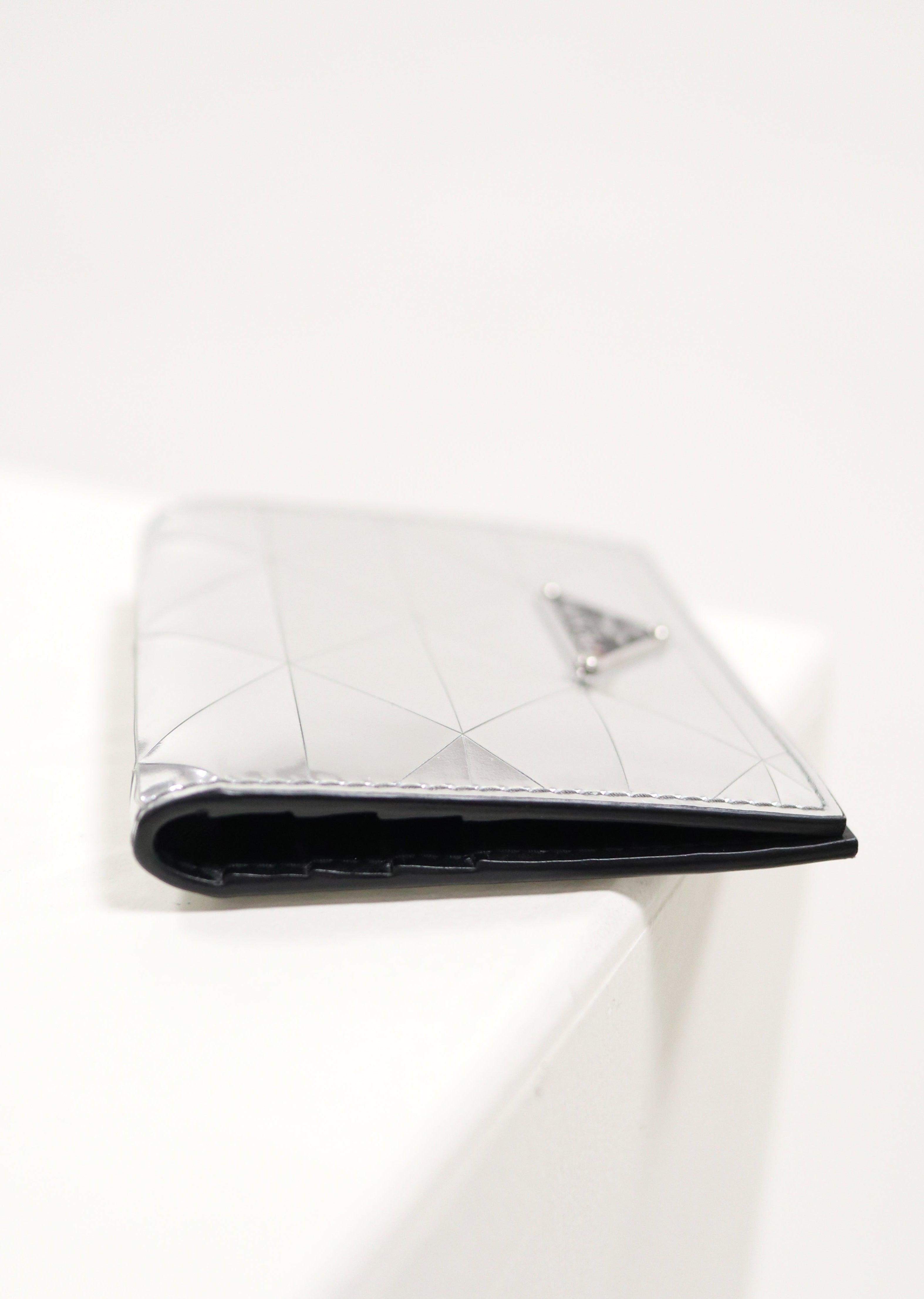 Prada Bifold Wallet Second Hand – Dear Berlin