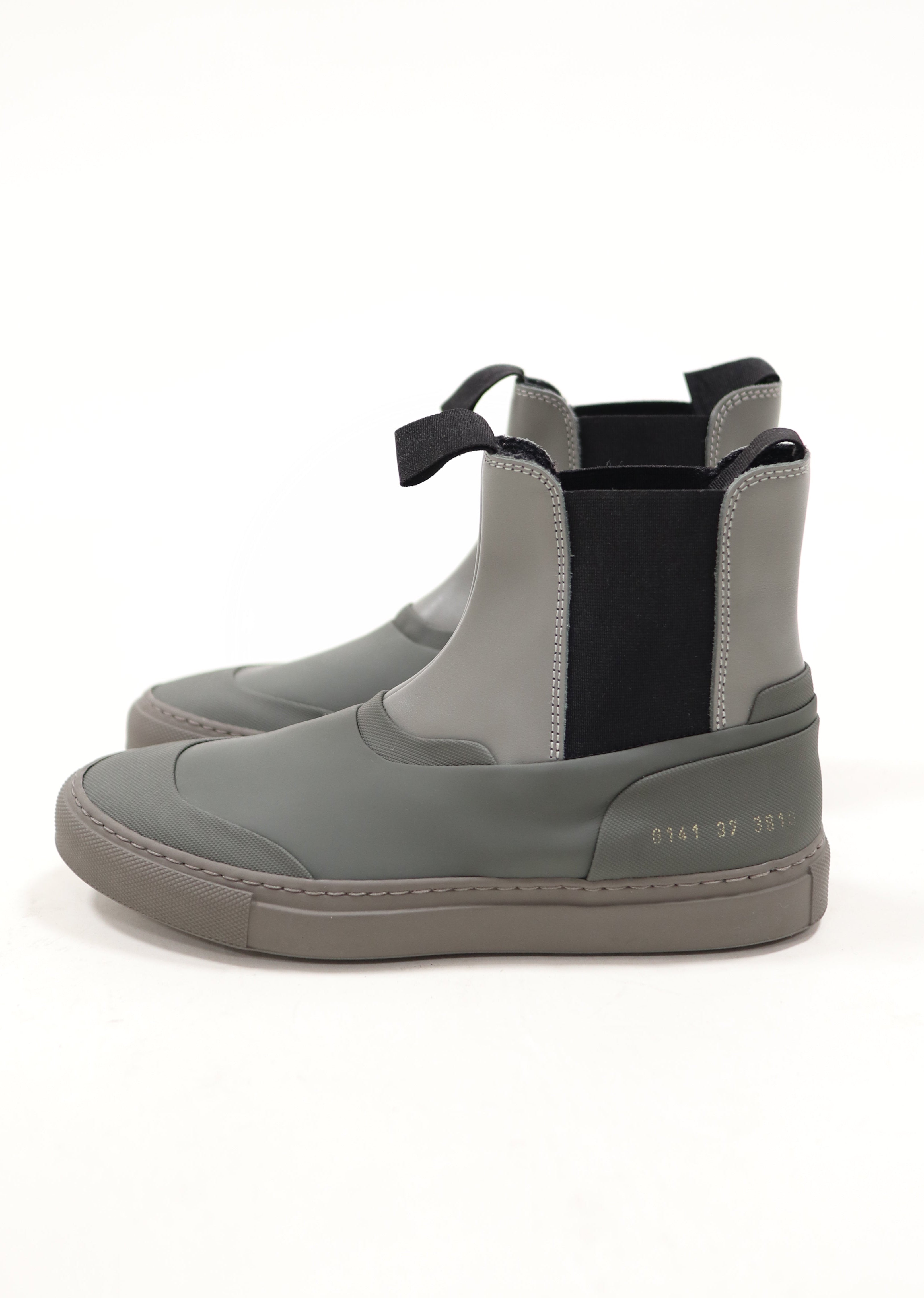 COMMON PROJECTS Chelsea Boots