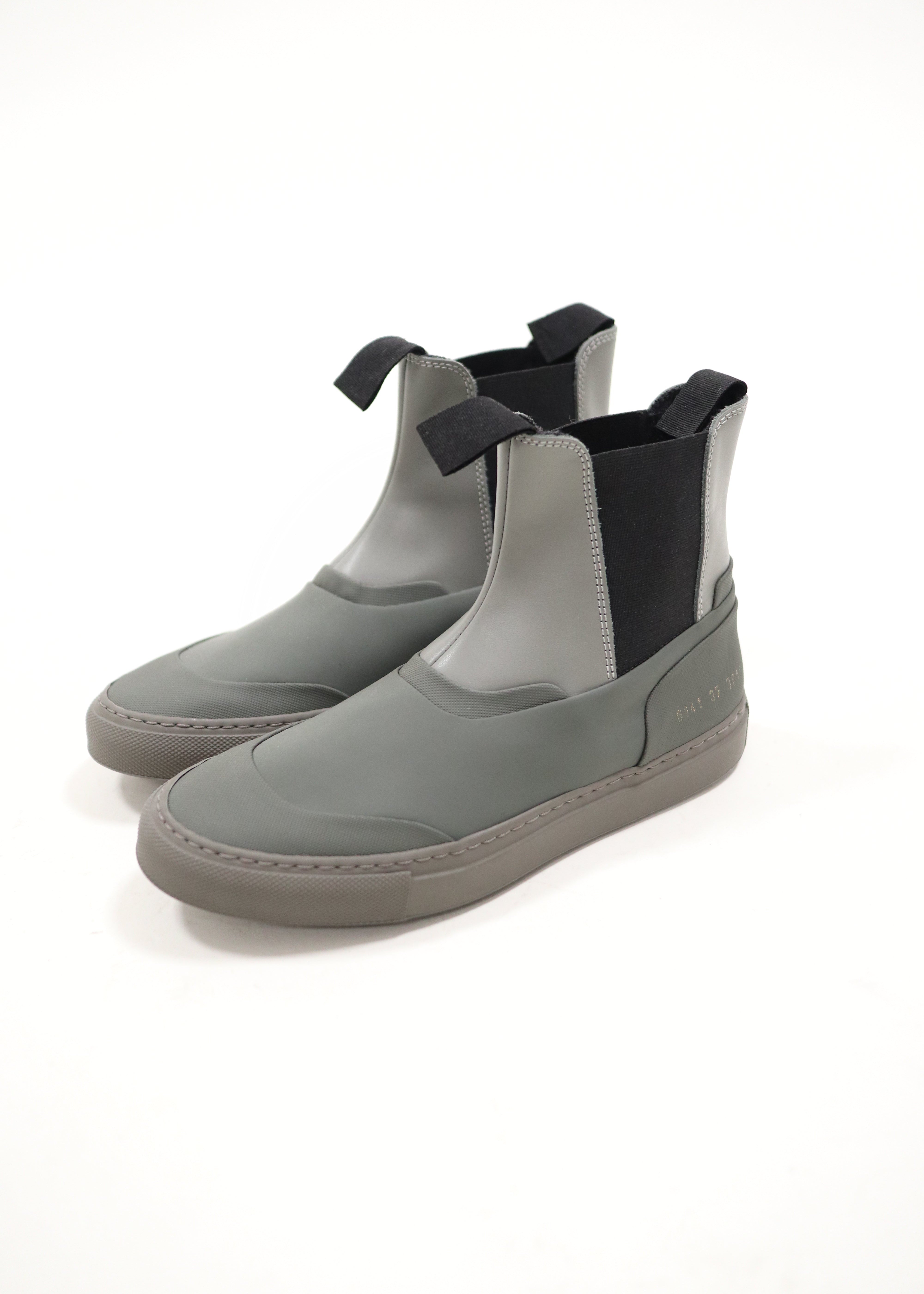 COMMON PROJECTS Chelsea Boots