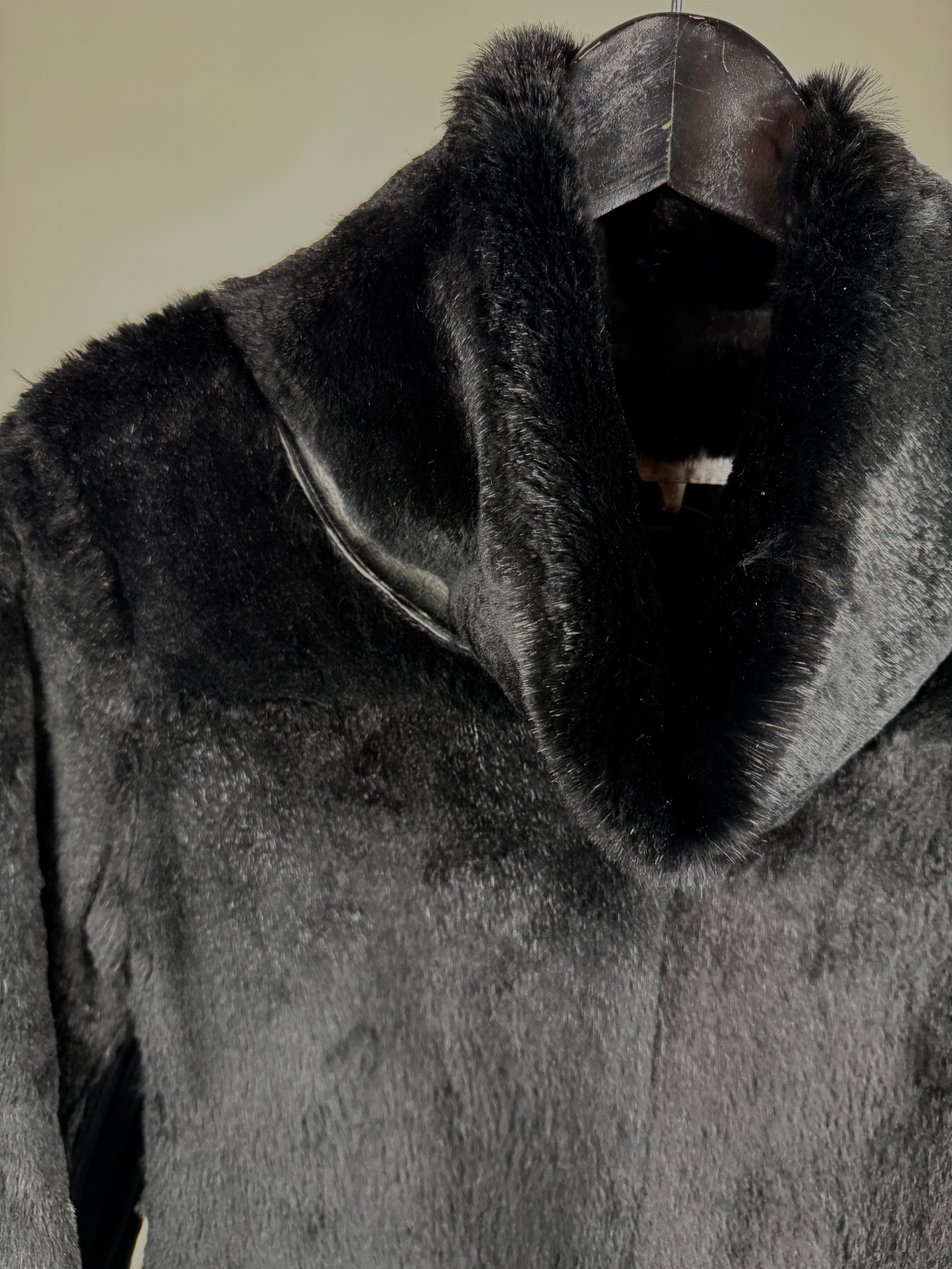 Veronique Branquinho Fur Top mit Strickeinsätzen Second Hand – Dear Berlin