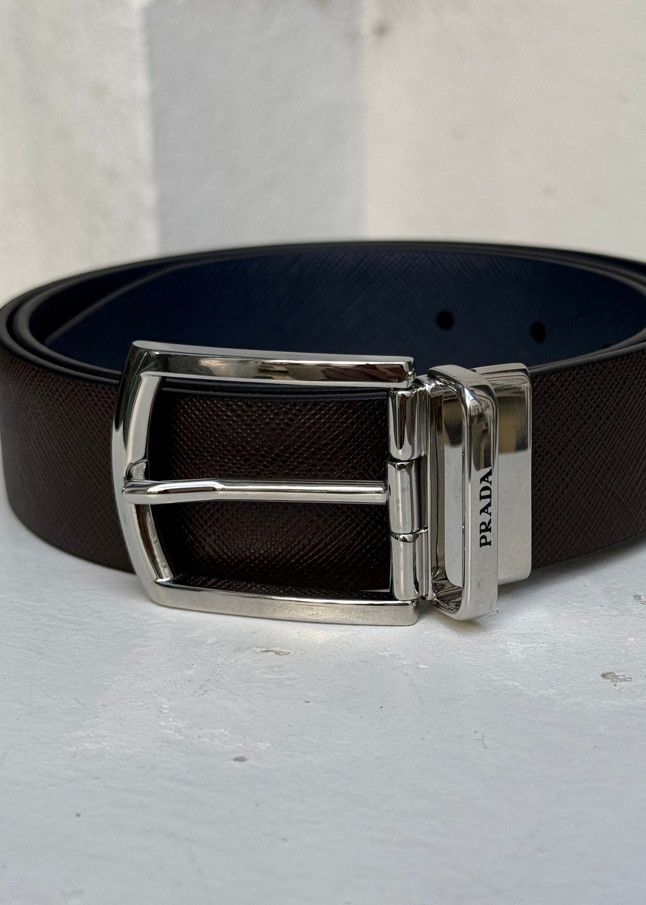 Prada Wendbarer Leder Gürtel, silberne Schnalle Second Hand – Dear Berlin