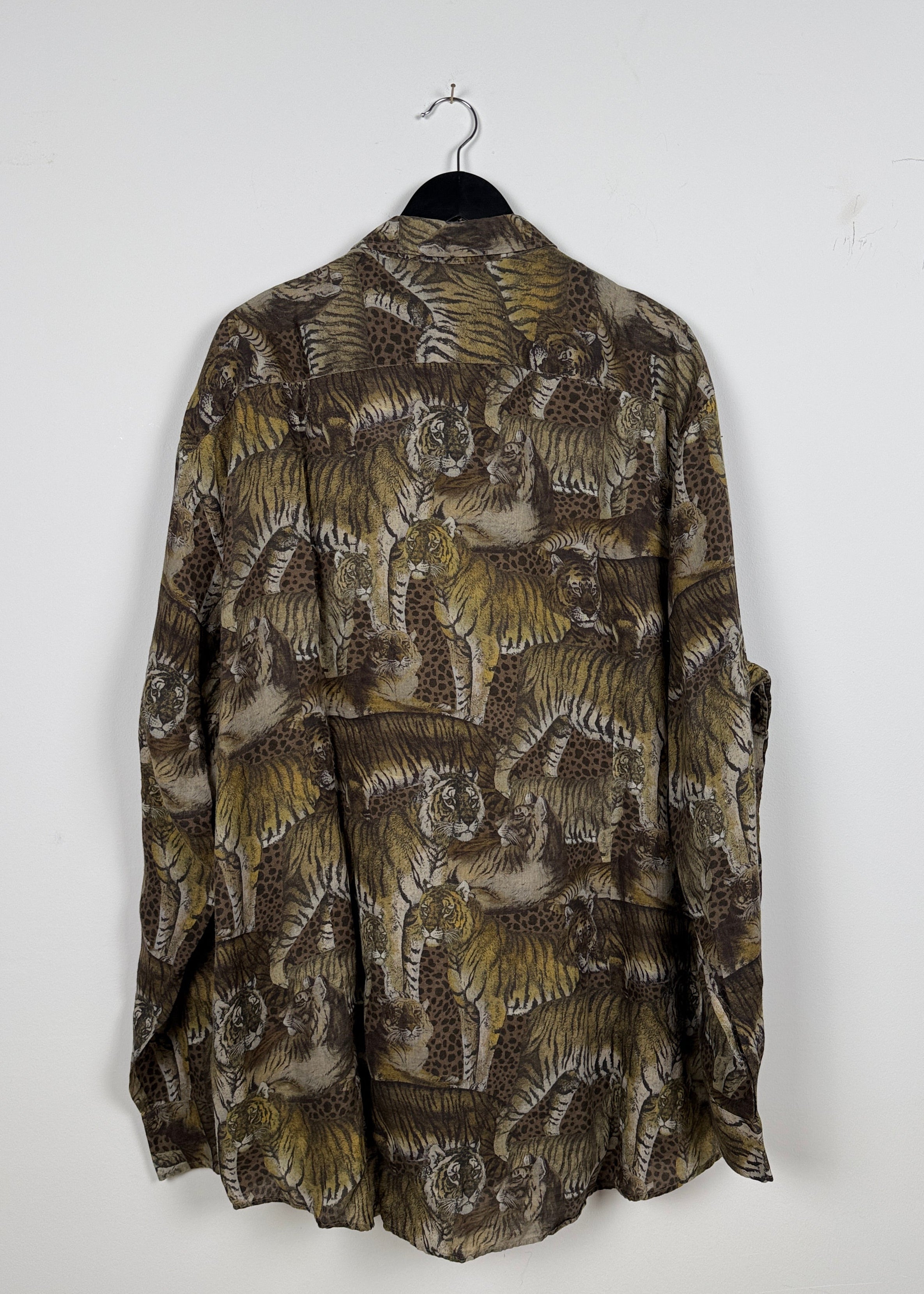 Etro Hemd mit Tigerprint allover Second Hand – Dear Berlin