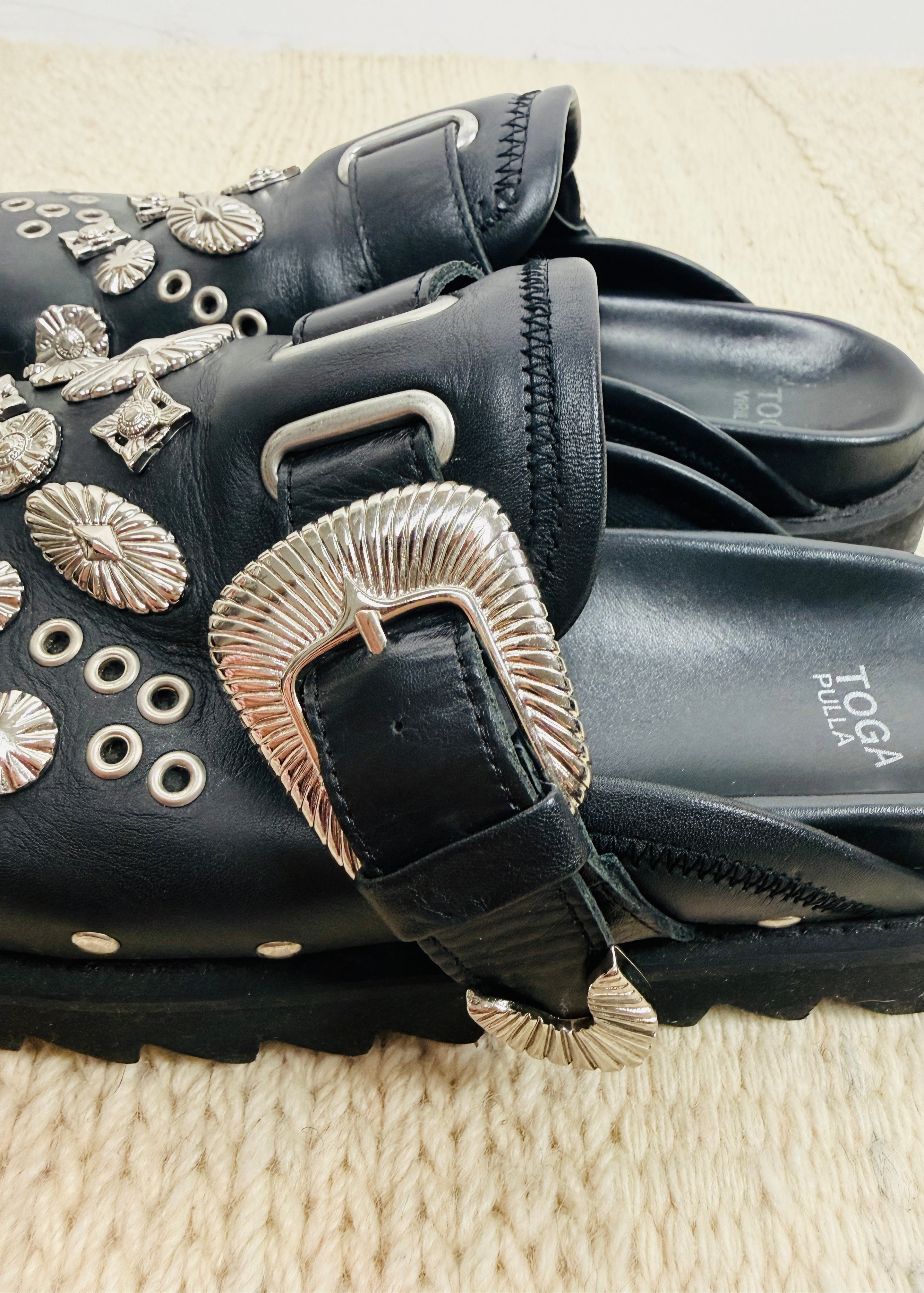 Toga Lederpantolette mit Nieten Second Hand – Dear Berlin