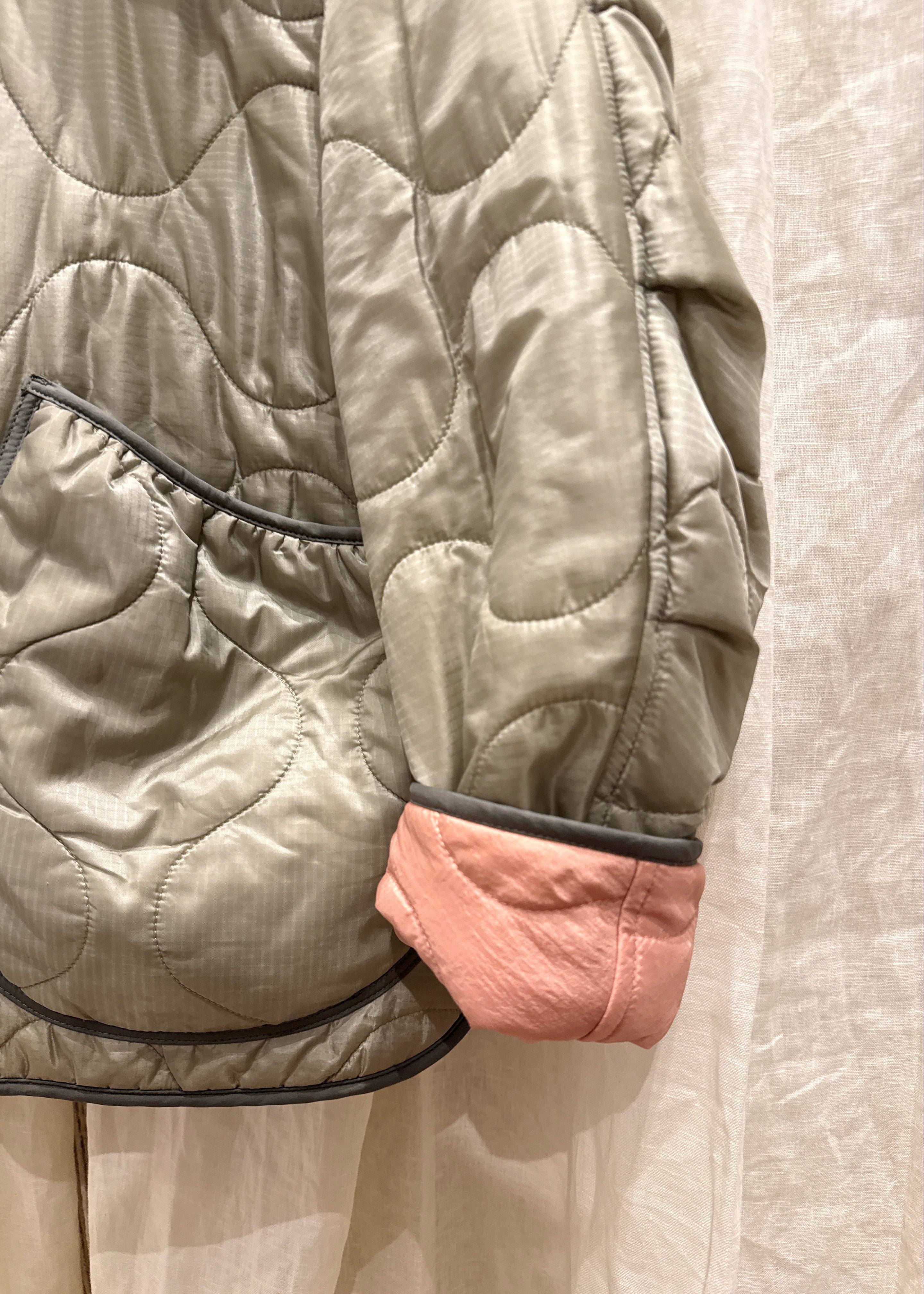 Marfa Stance Signature Cropped Quilt Olive & Soft Peach Second Hand – Dear Berlin
