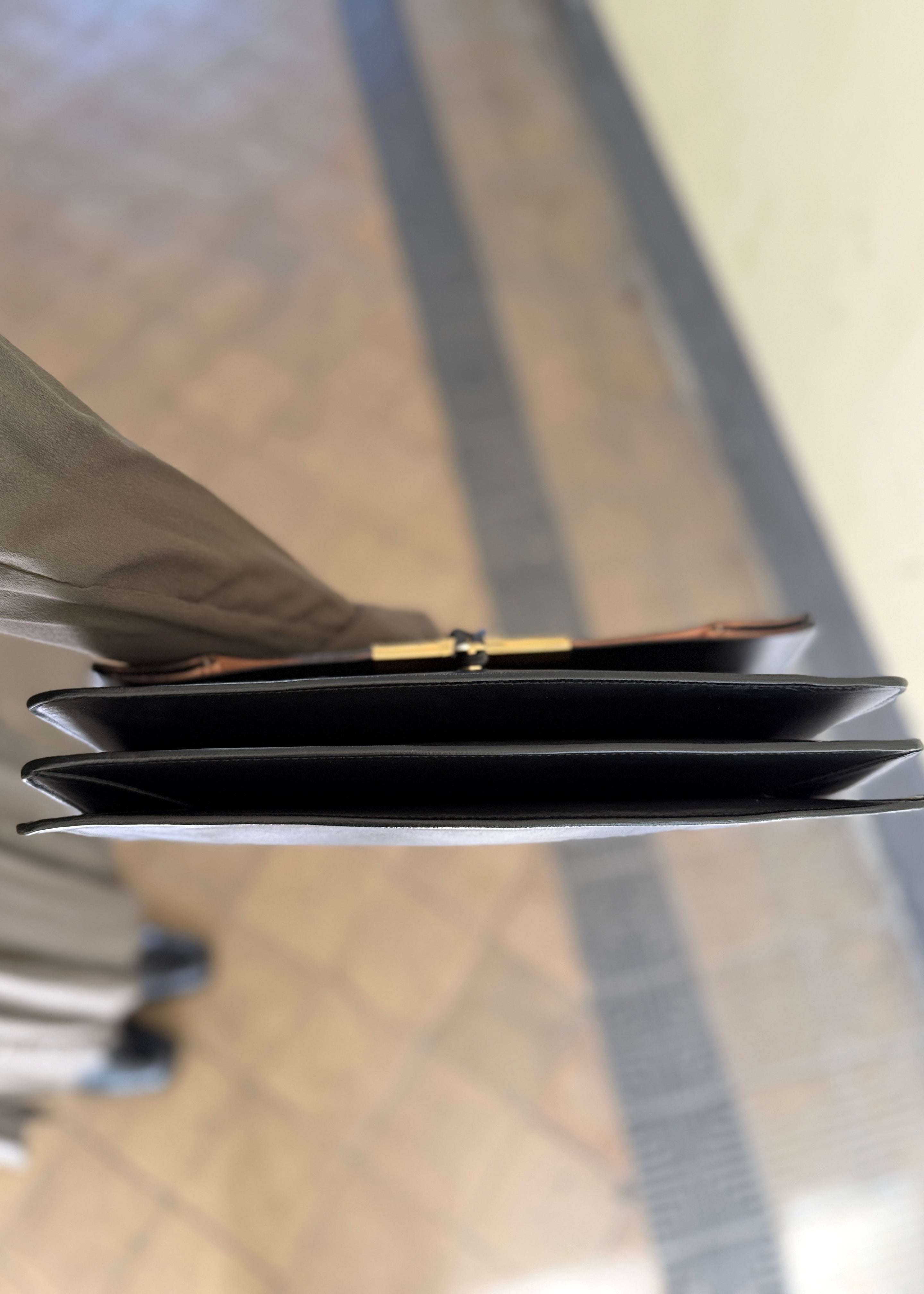 Celine Blade Bag in Schwarz Second Hand – Dear Berlin