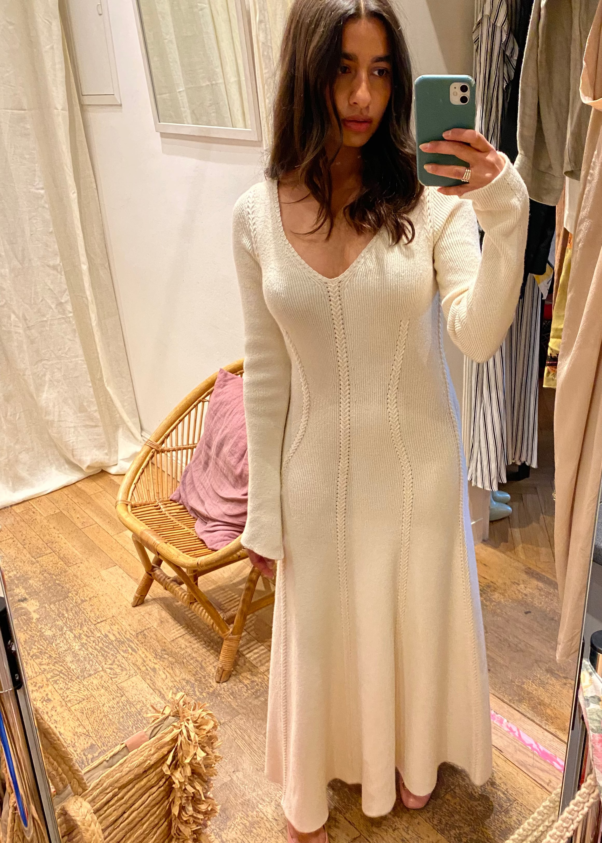 Langärmliges Maxikleid aus Strick.