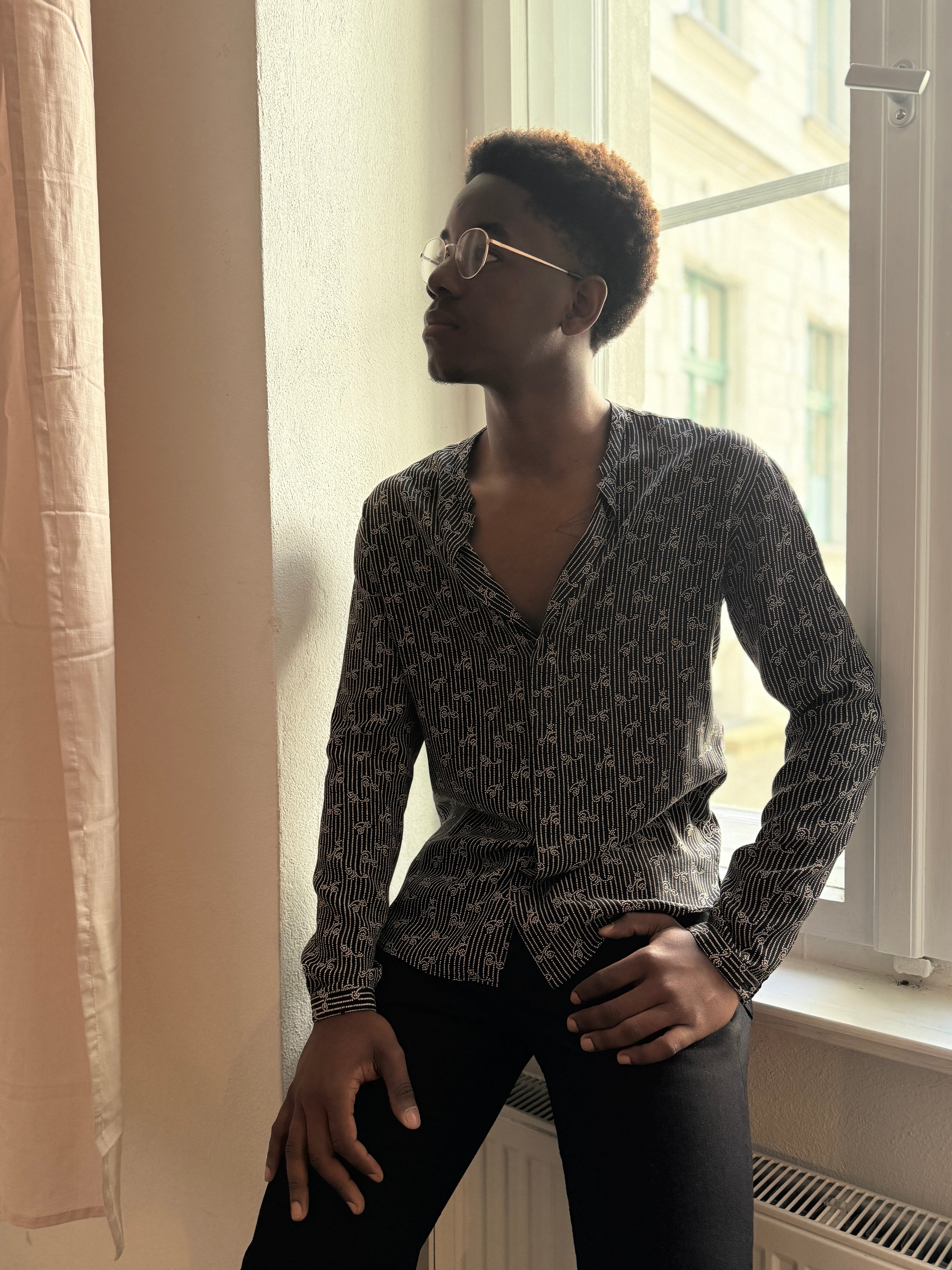 Saint Laurent Seidenhemd mit Ausschnitt Second Hand – Dear Berlin