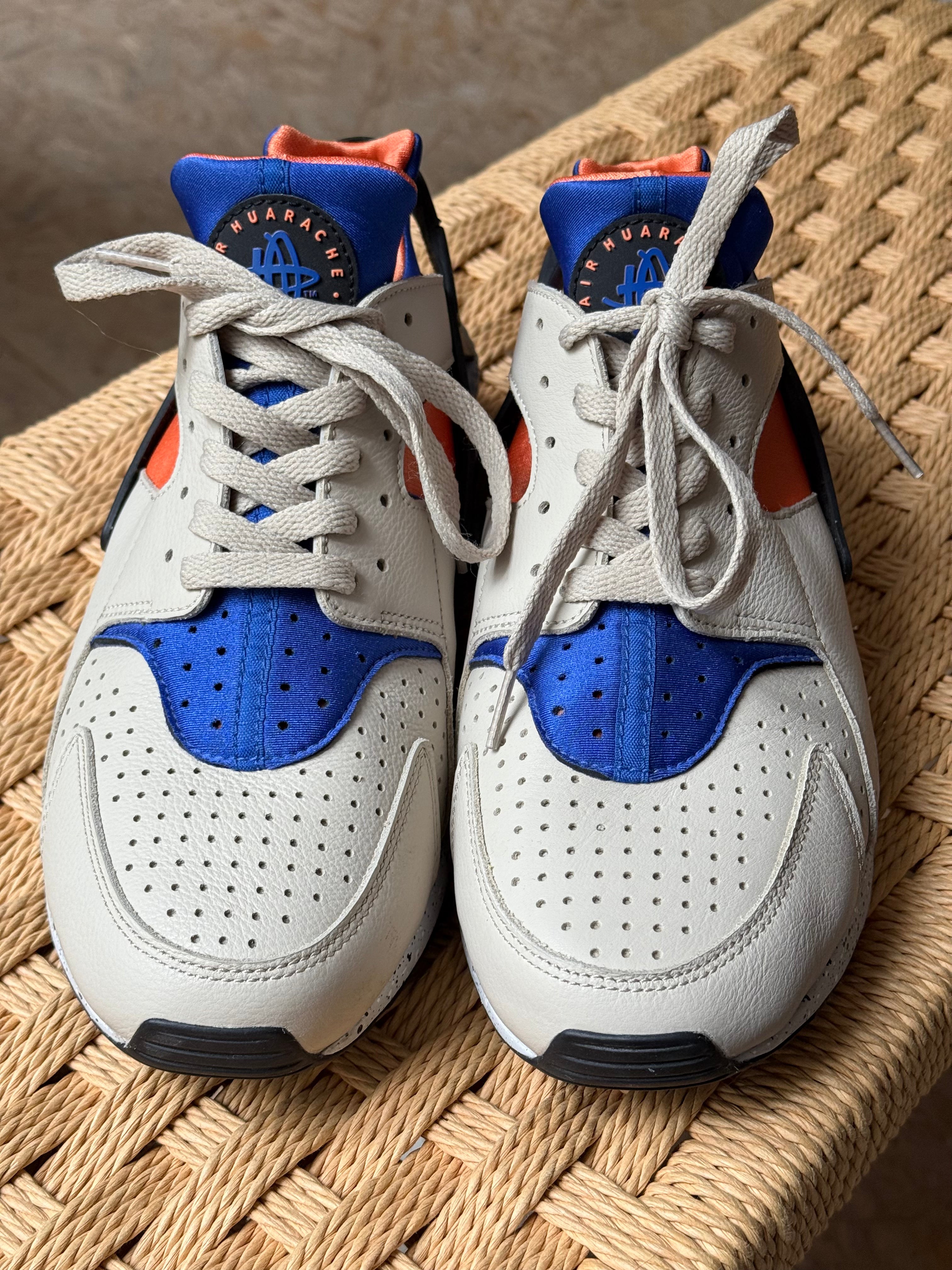 NIKE Sneaker
