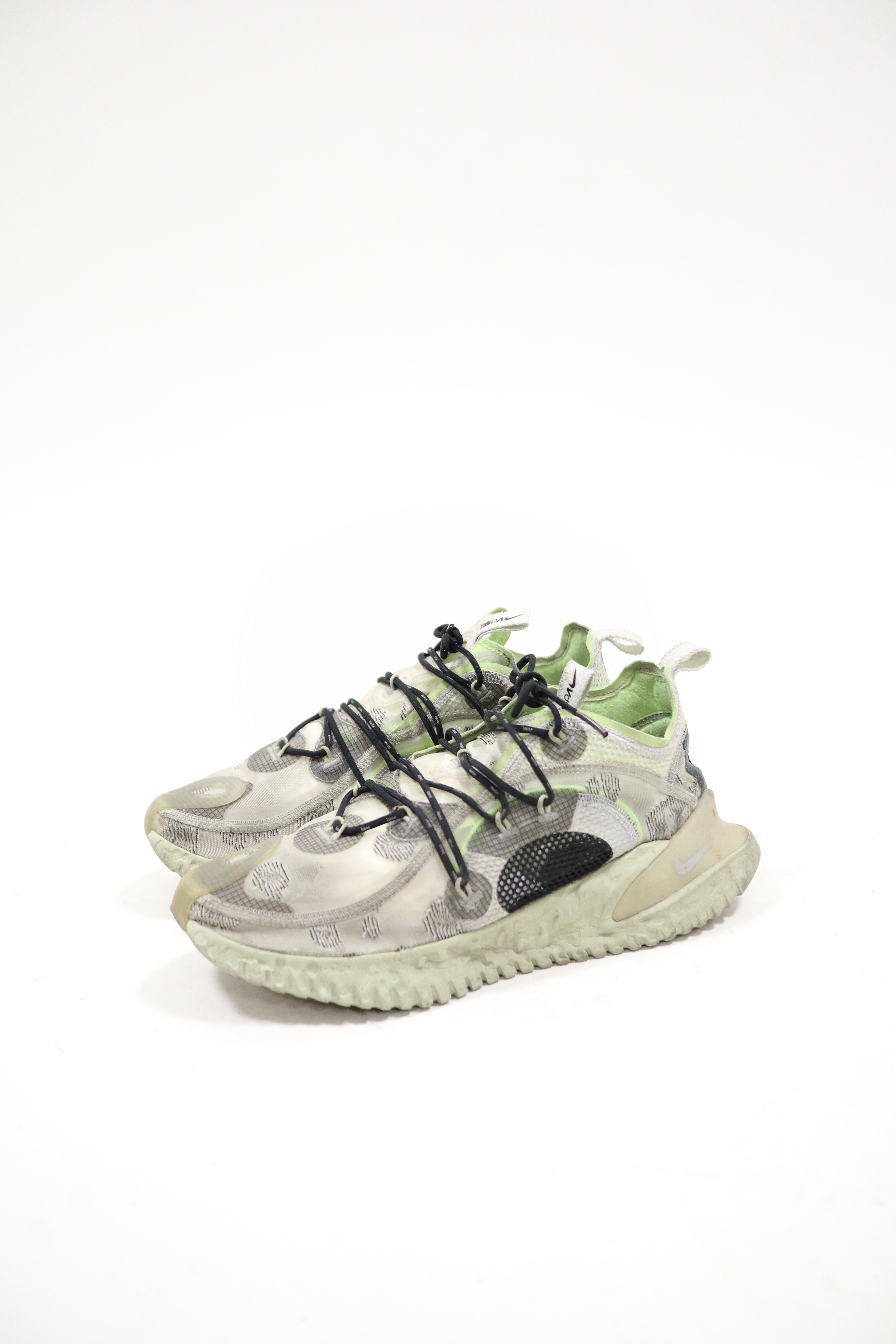 NIKE Sneaker
