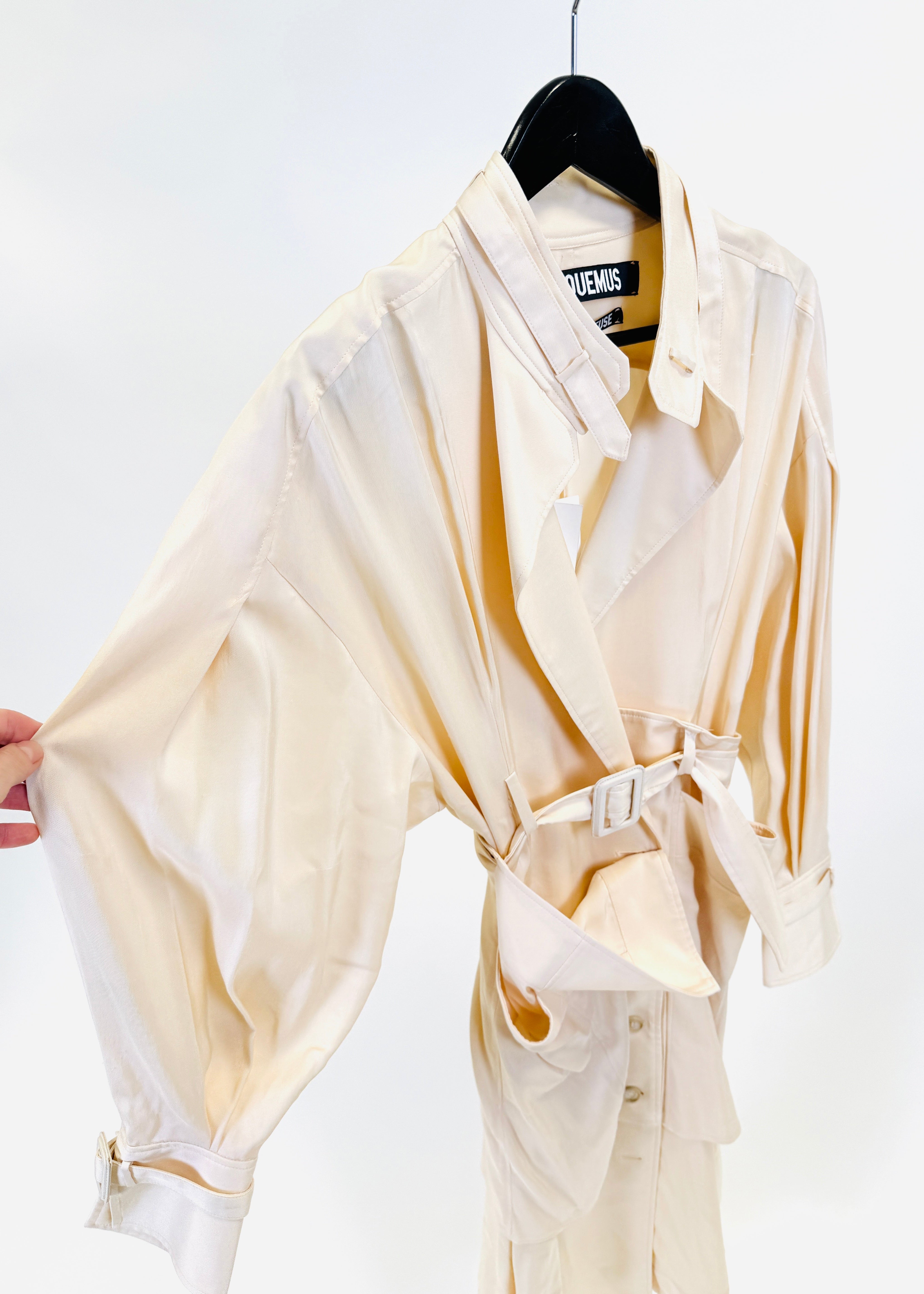 Jacquemus Trenchcoatkleid - Gr.36 Second Hand – Dear Berlin