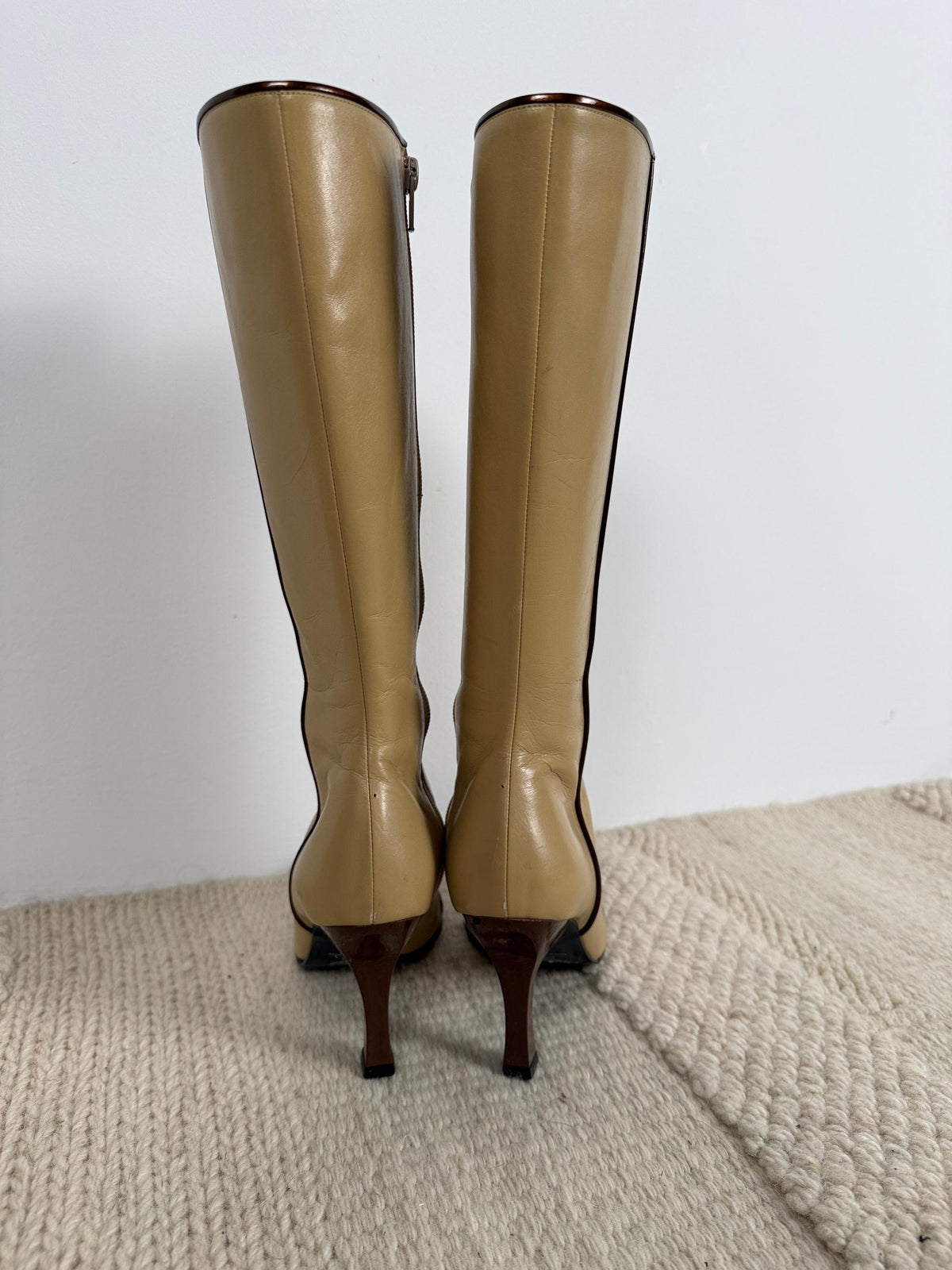 Hohe Stiefel aus Glattleder mit Felldetail-MCM-Dear Berlin