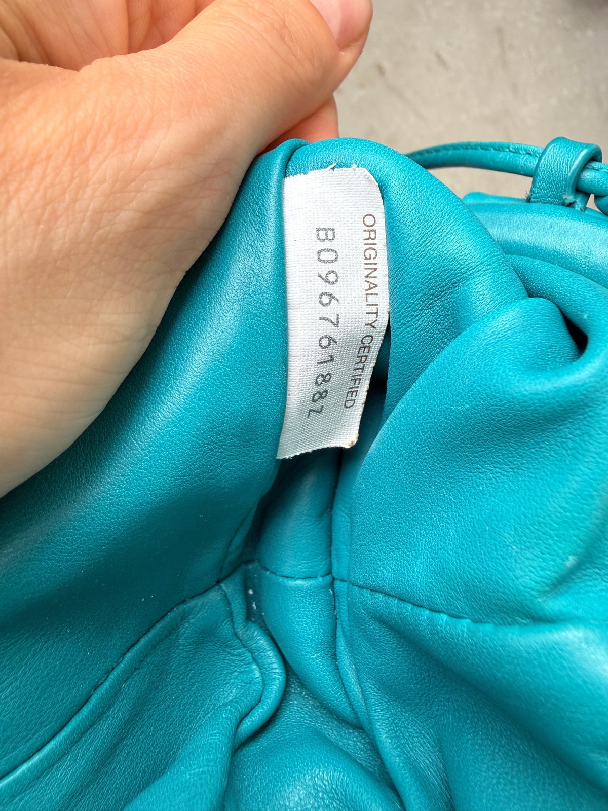 Mini Pouch aus weichem Leder-Bottega Veneta-Dear Berlin