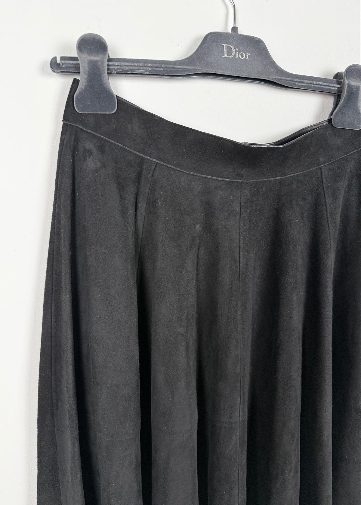 Dior Schwarzer Fransenrock aus weichem Leder Second Hand – Dear Berlin