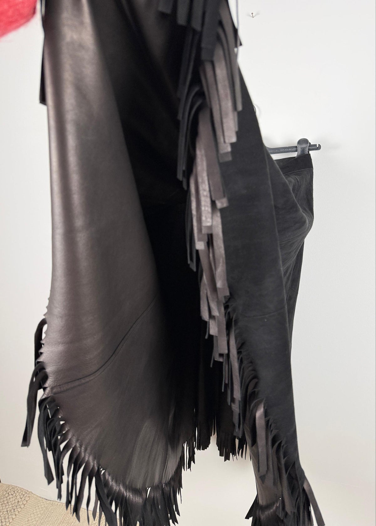Dior Schwarzer Fransenrock aus weichem Leder Second Hand – Dear Berlin