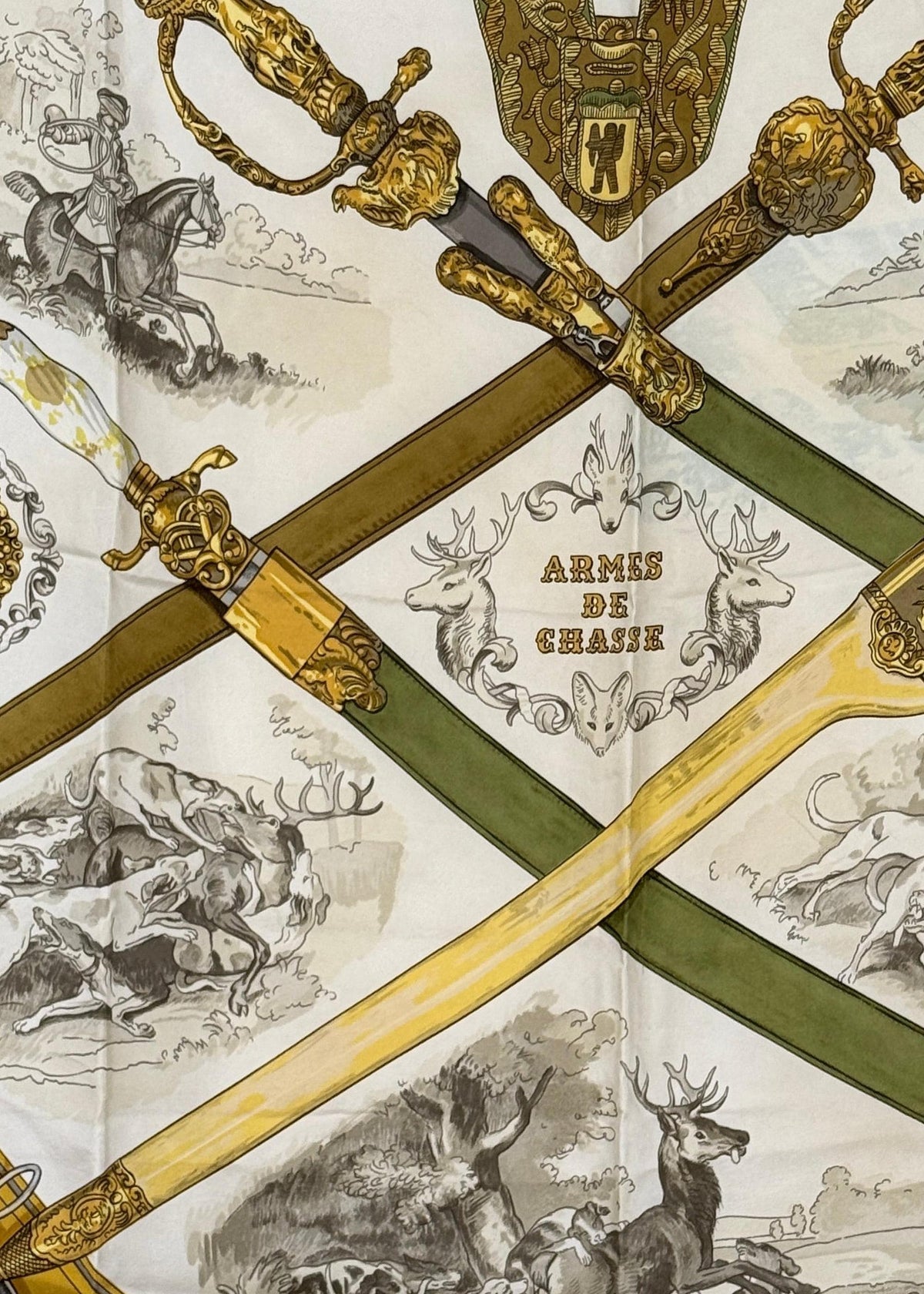 Hermès Seidentuch "Armes de Chasse" 90x90 Second Hand | Dear Berlin
