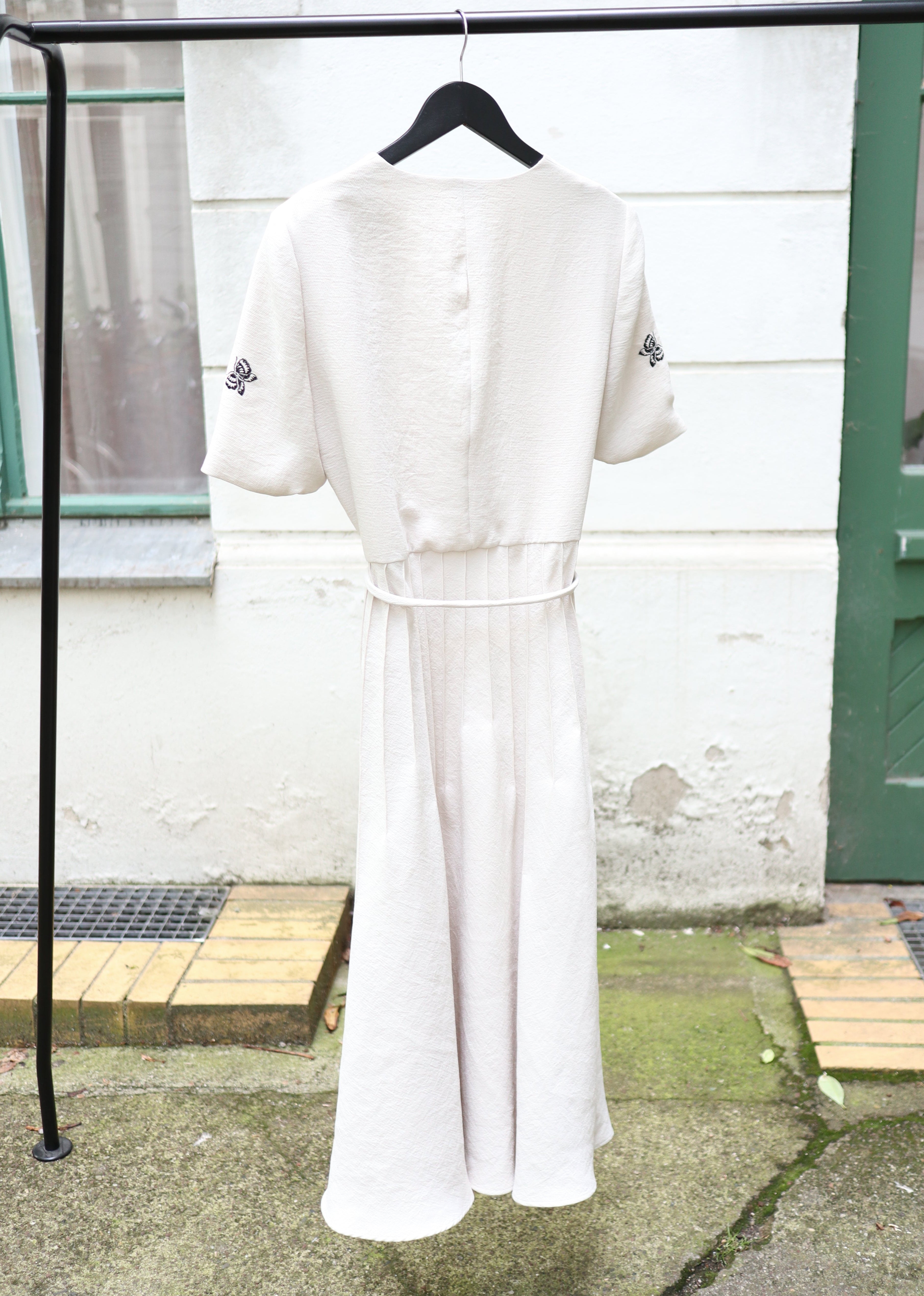 Bottega Veneta tailliertes V- Neck Dress, dt 38 Second Hand – Dear Berlin