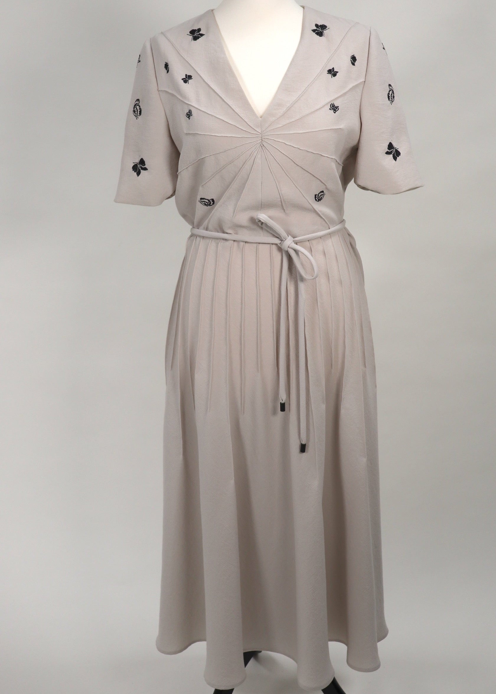 Bottega Veneta tailliertes V- Neck Dress, dt 38 Second Hand – Dear Berlin